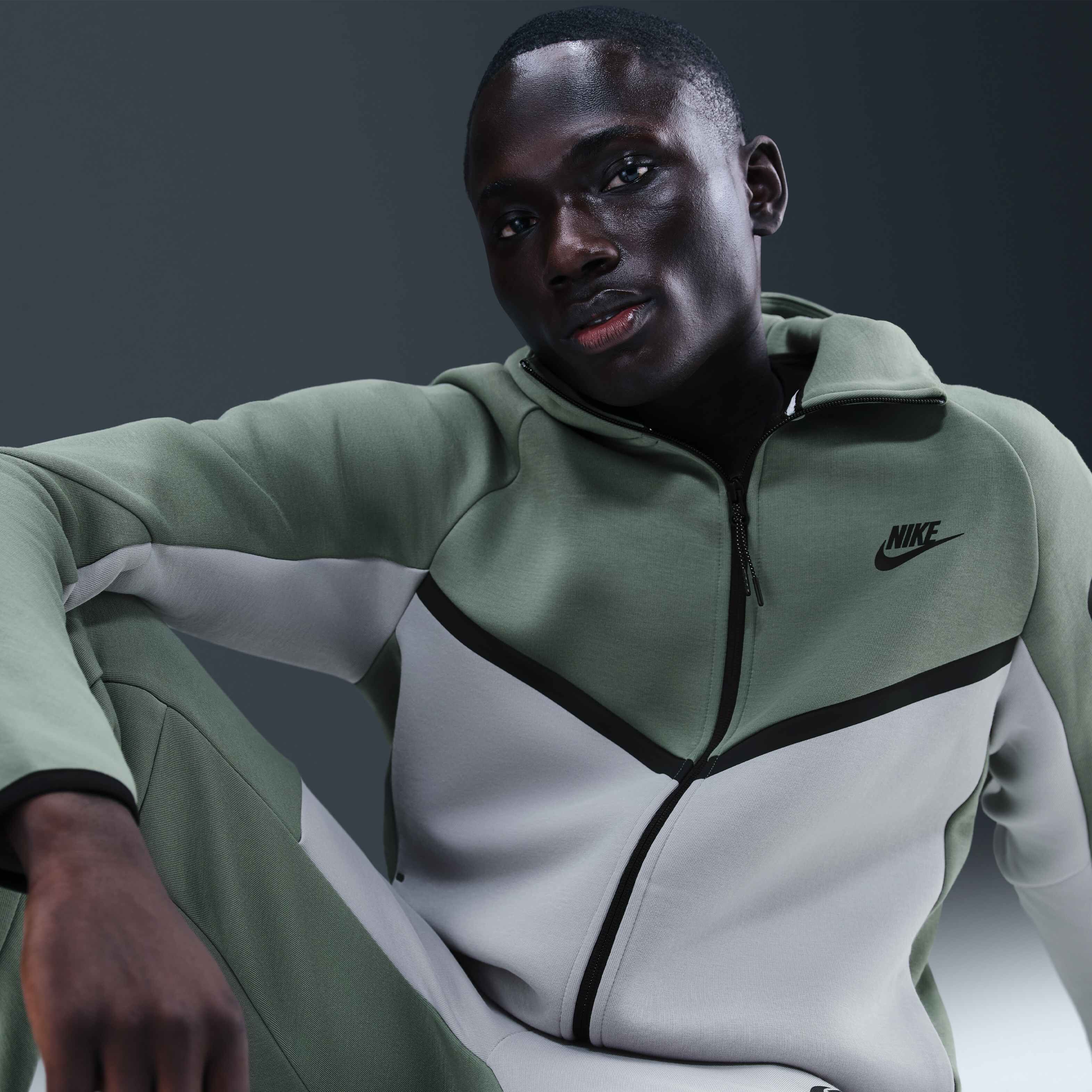 نايكي تك image number 2