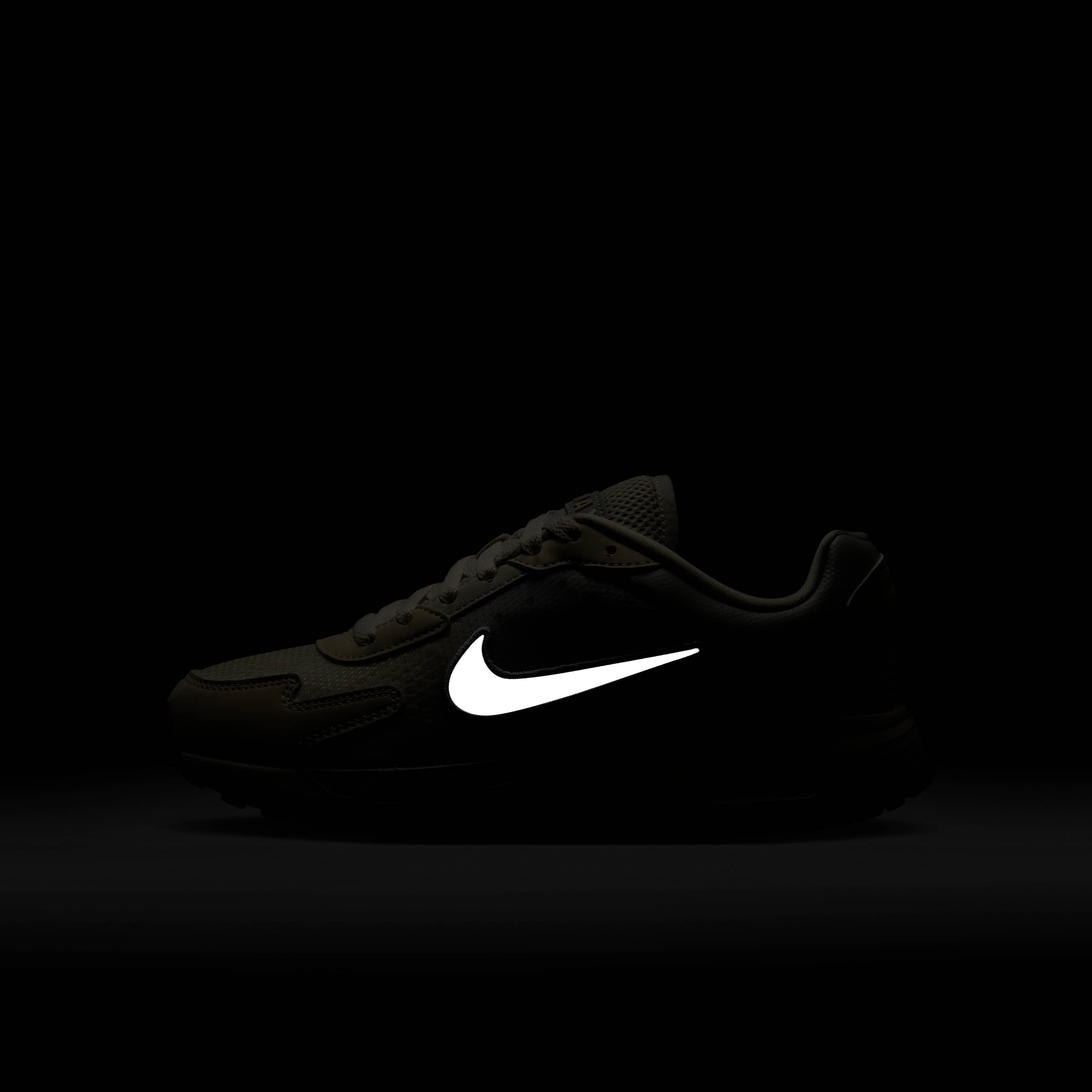Nike Air Max Solo image number 8
