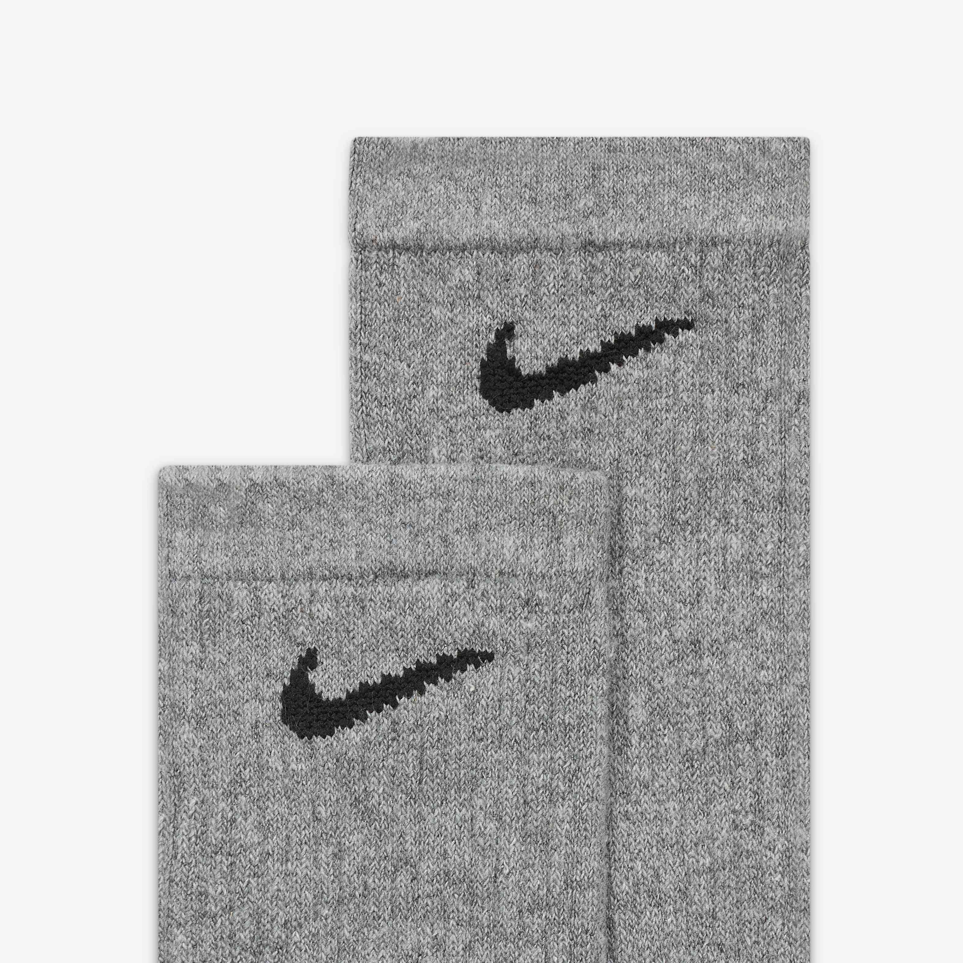 Nike Everyday Cushioned image number 3