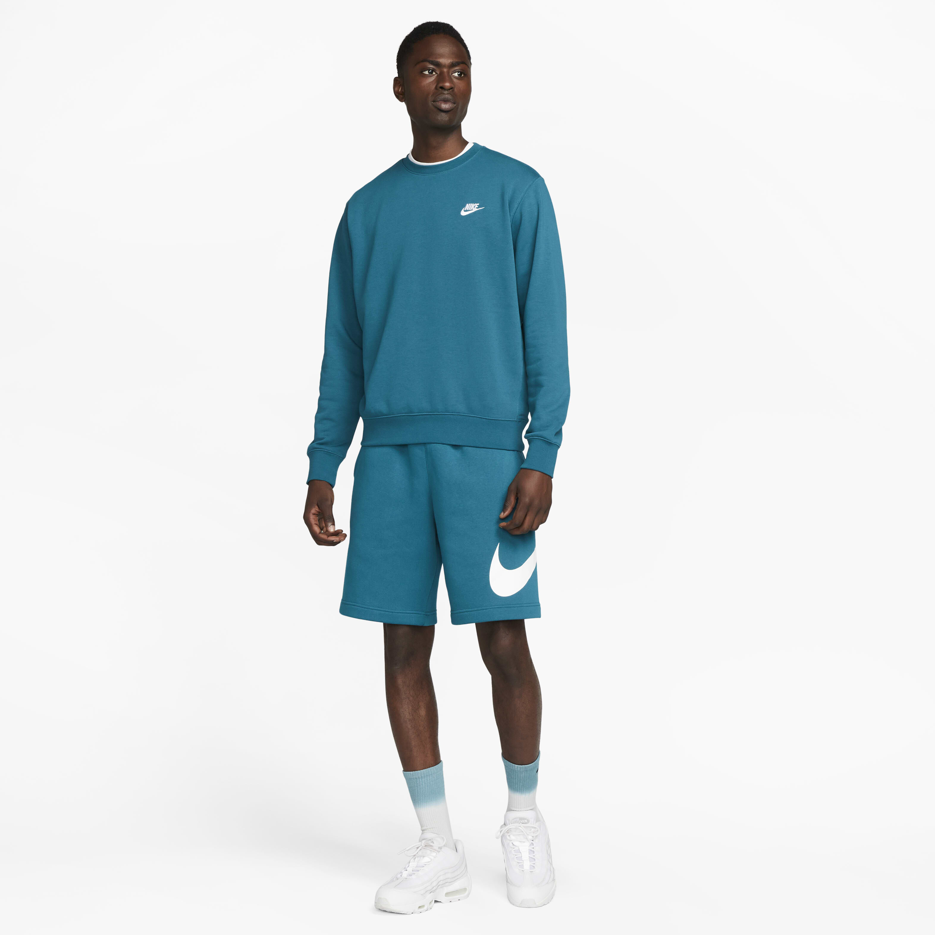 Nike Sportswear Club image number 4