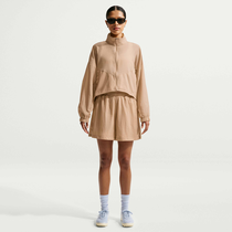 نايكي سبورتسوير