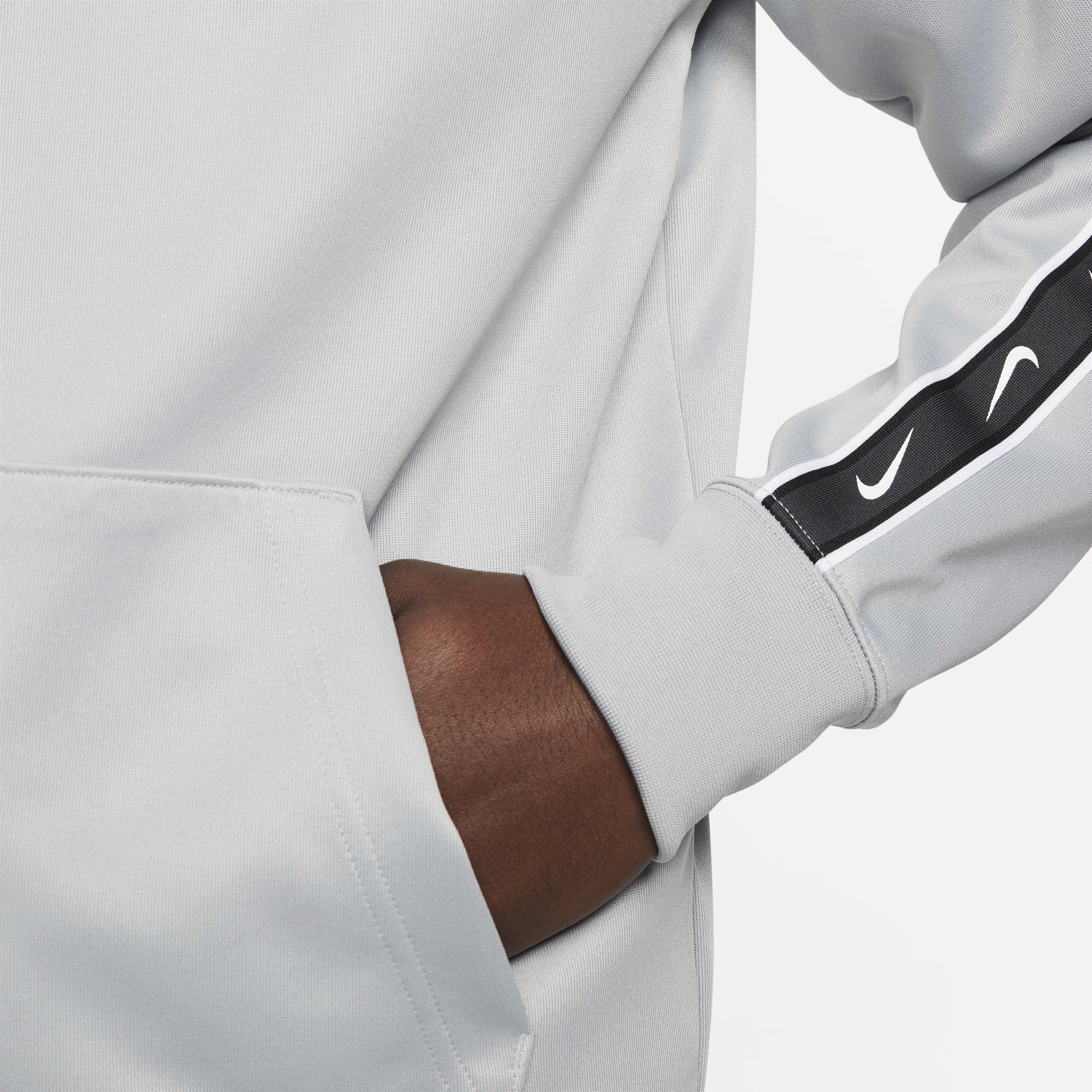 Nike Sportswear Repeat image number 4