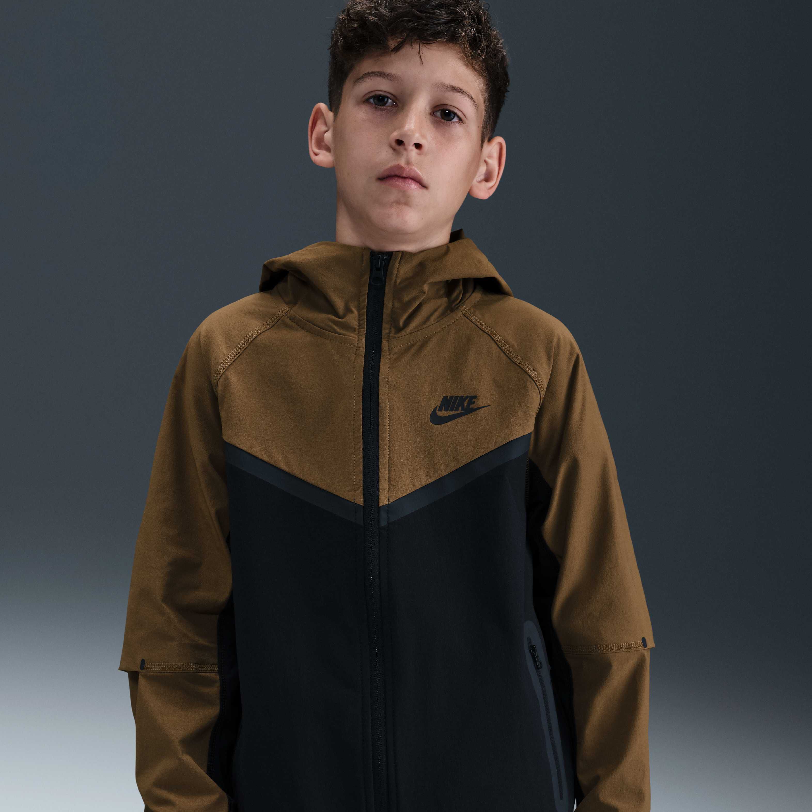 نايكي تك image number 0