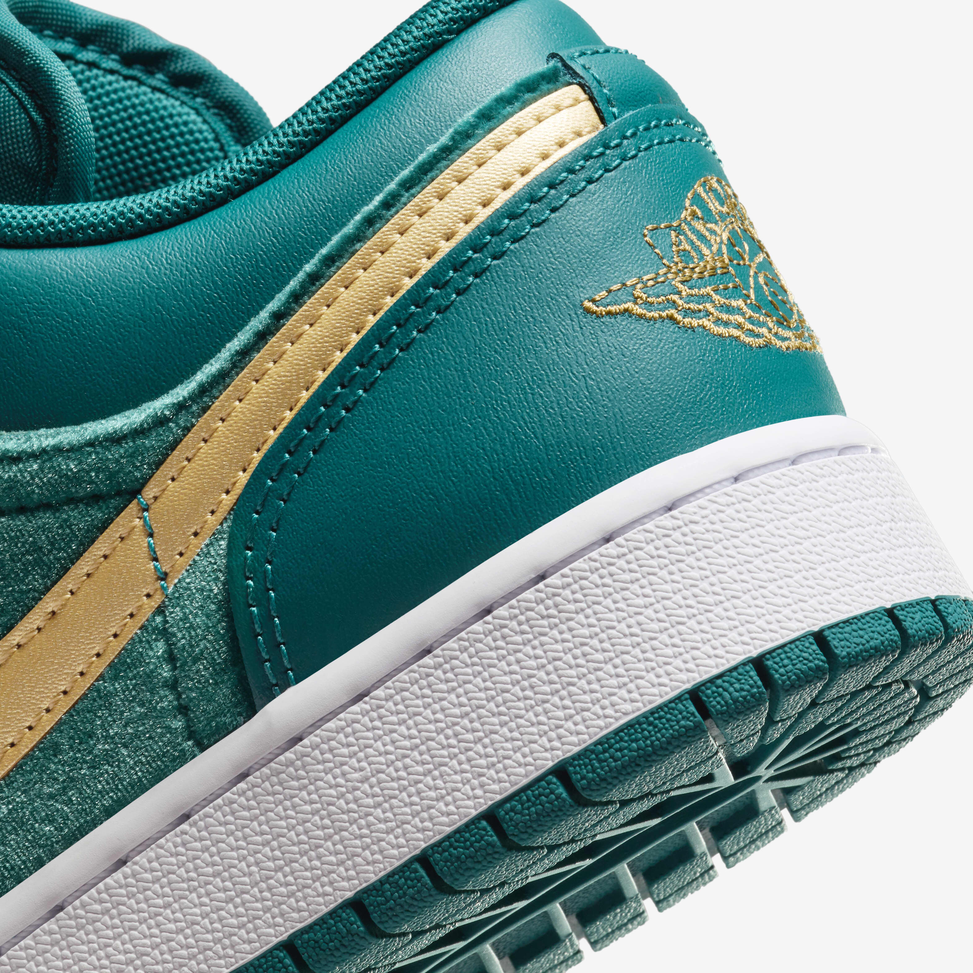 Air Jordan 1 Low SE image number 7