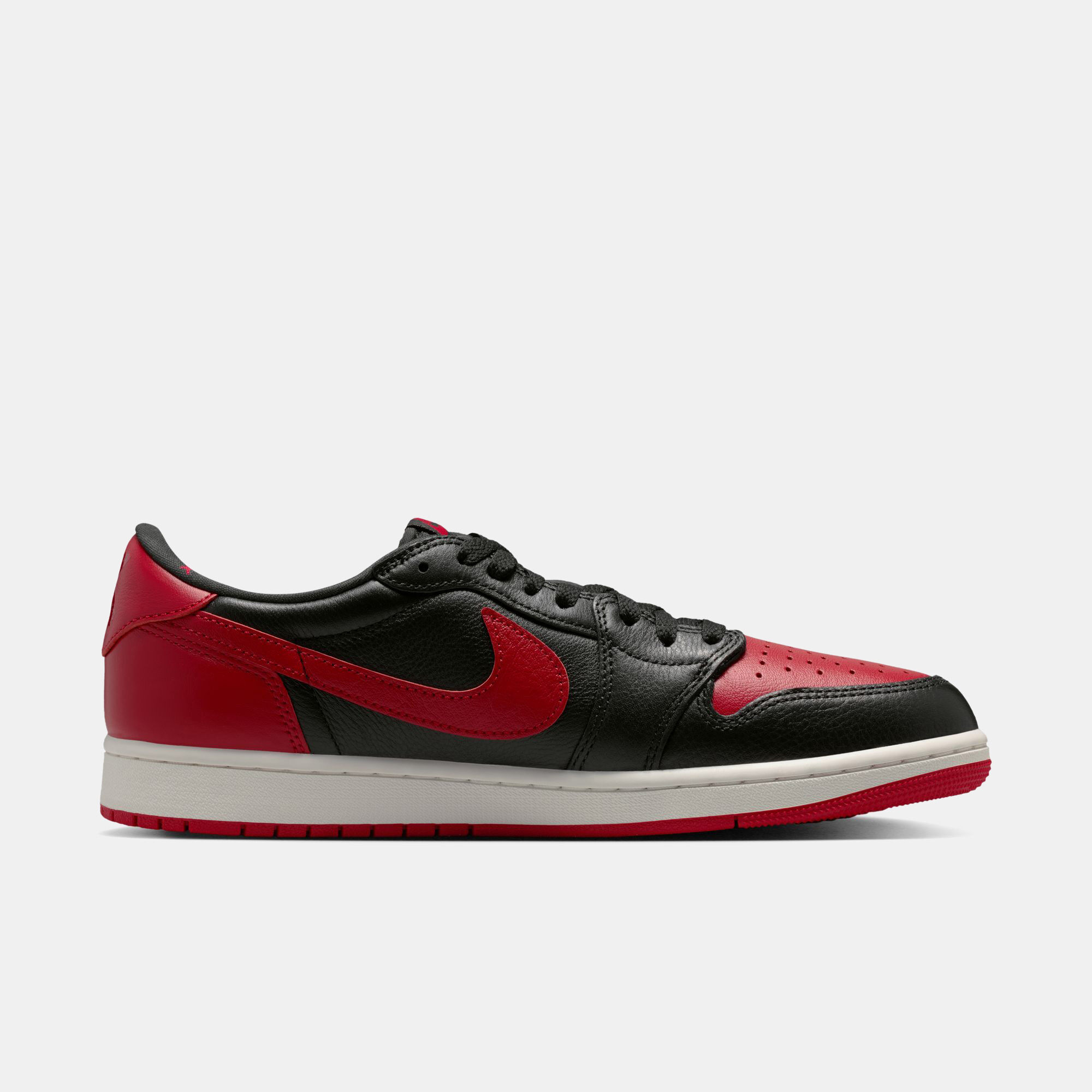 Air Jordan 1 Retro Low OG "Banned" image number 7