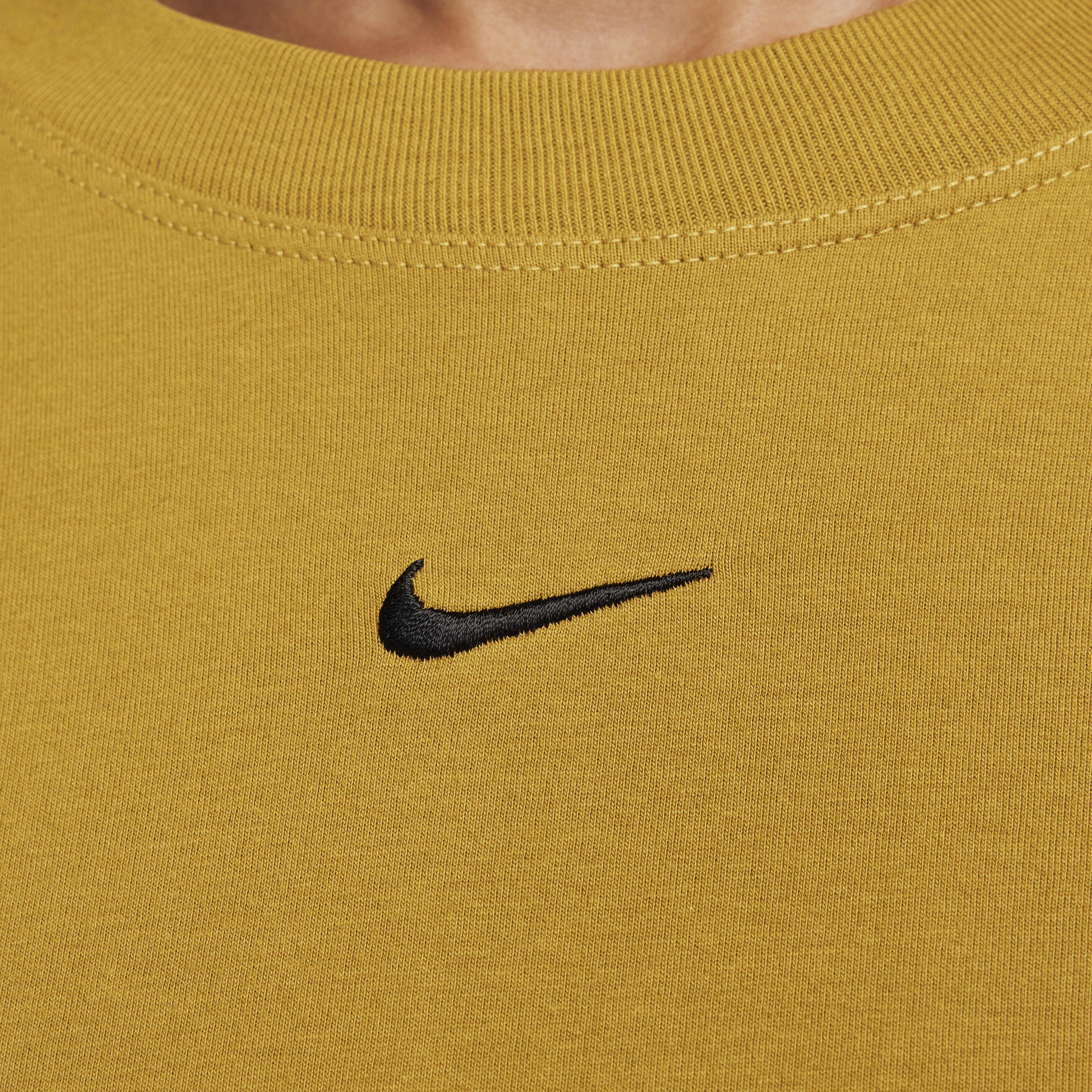 Nike Sportswear Essential image number 3