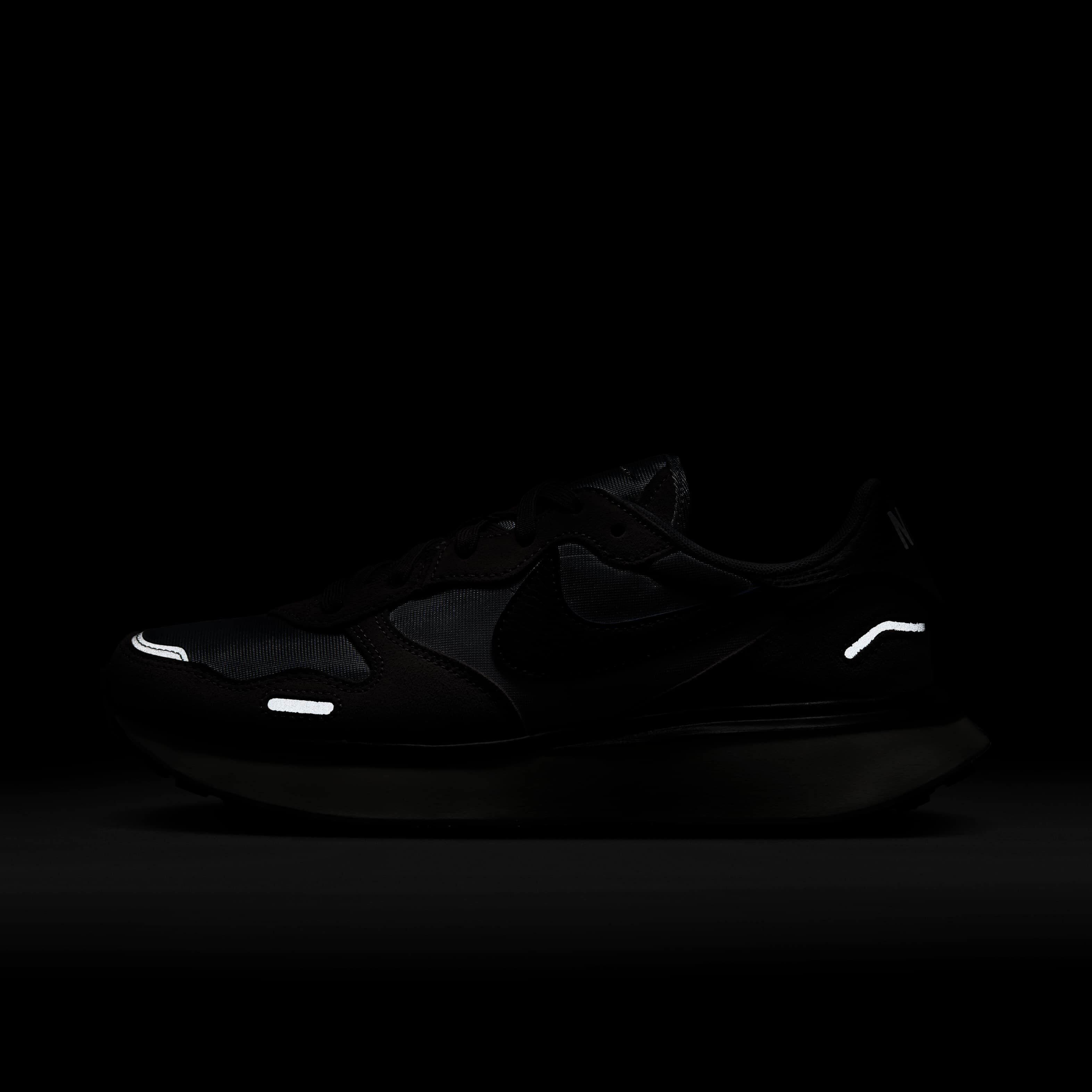 نايكي فينيكس وافل image number 10