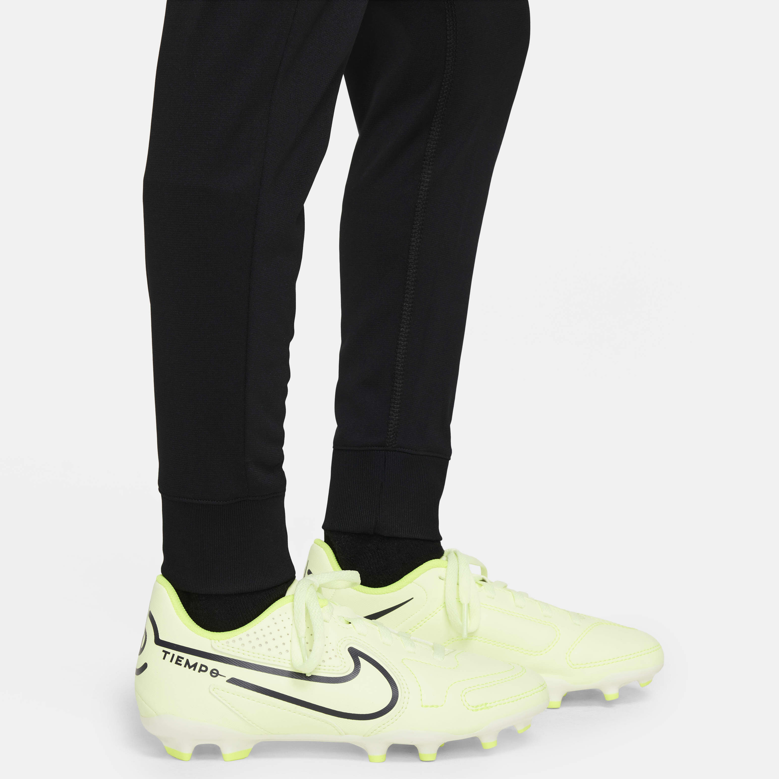 ليفربول سترايك image number 11