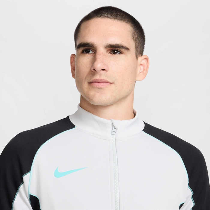 Nike Strike+ image number 2 Nike Strike+ image number 2