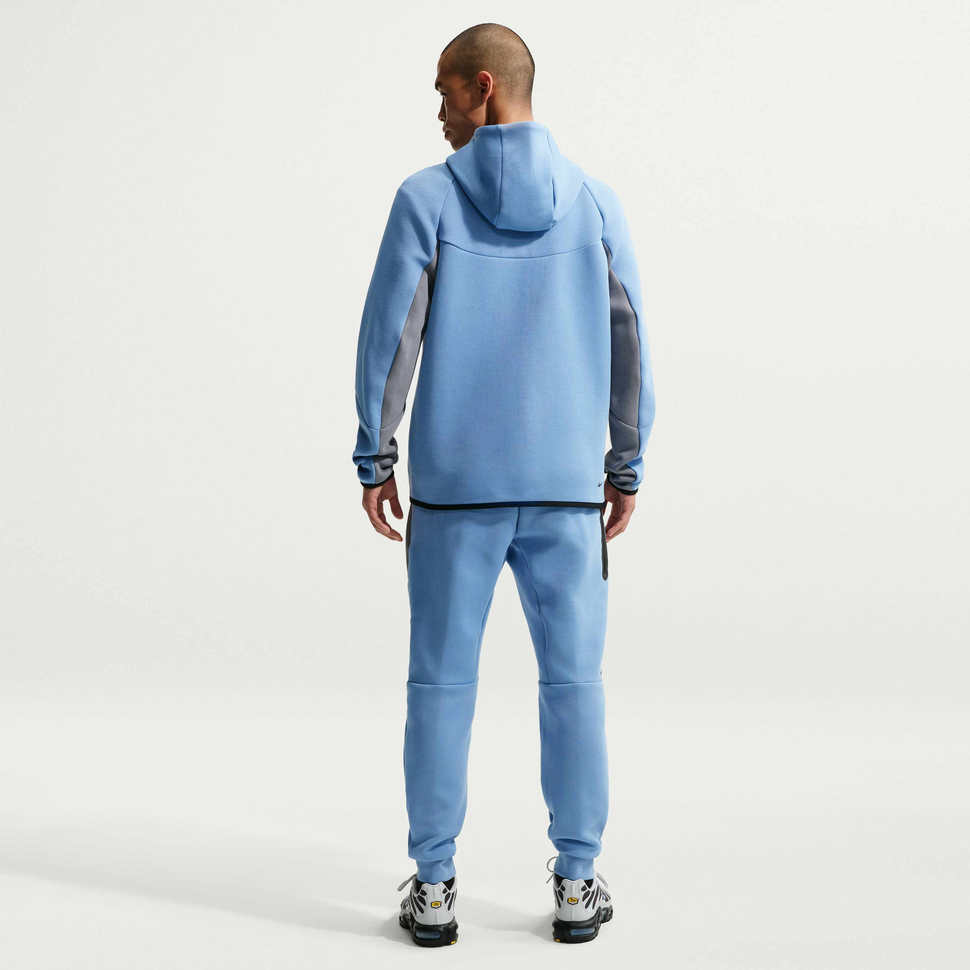 نايكي تك image number 4