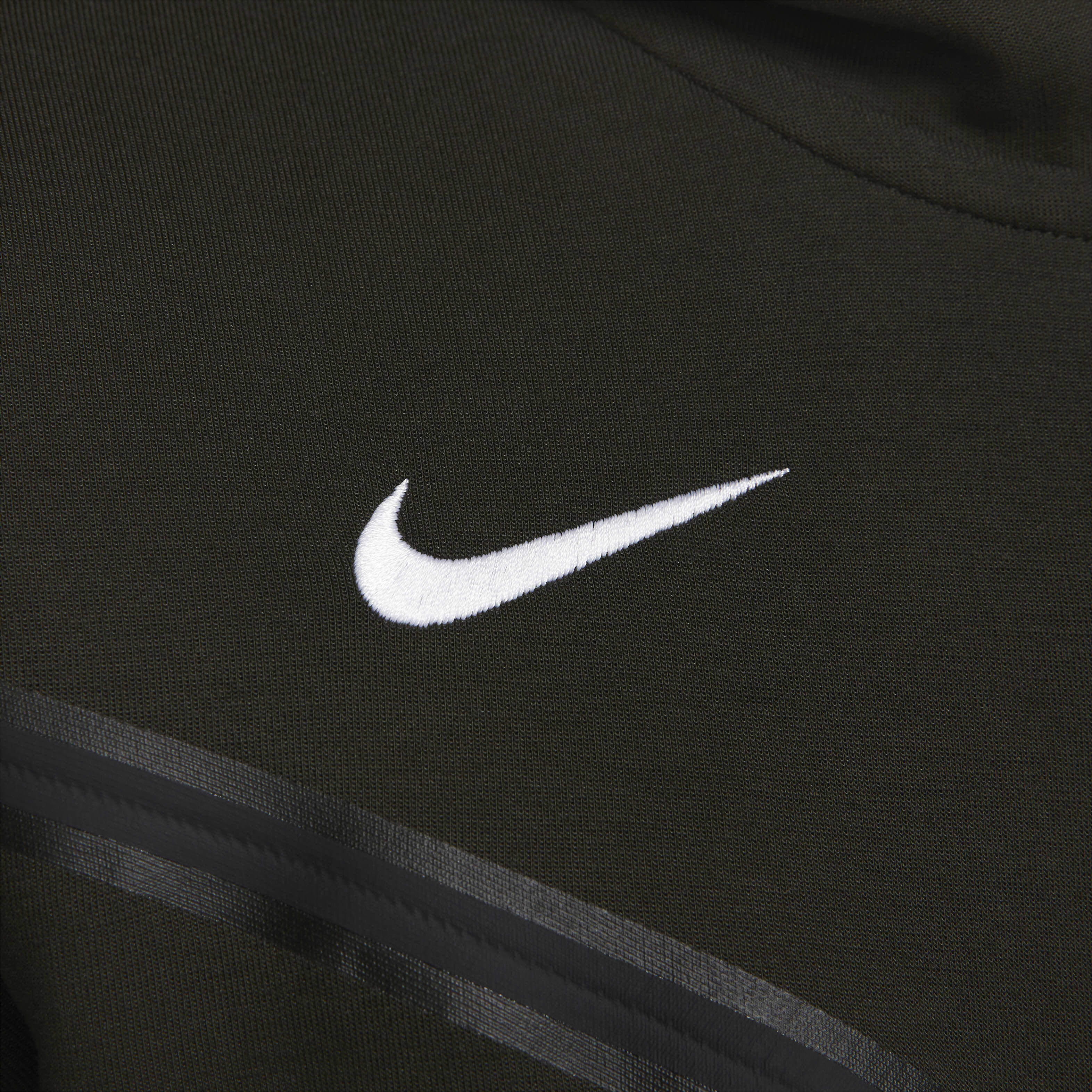 F.C. برشلونة تك فليس ويندرانر image number 4