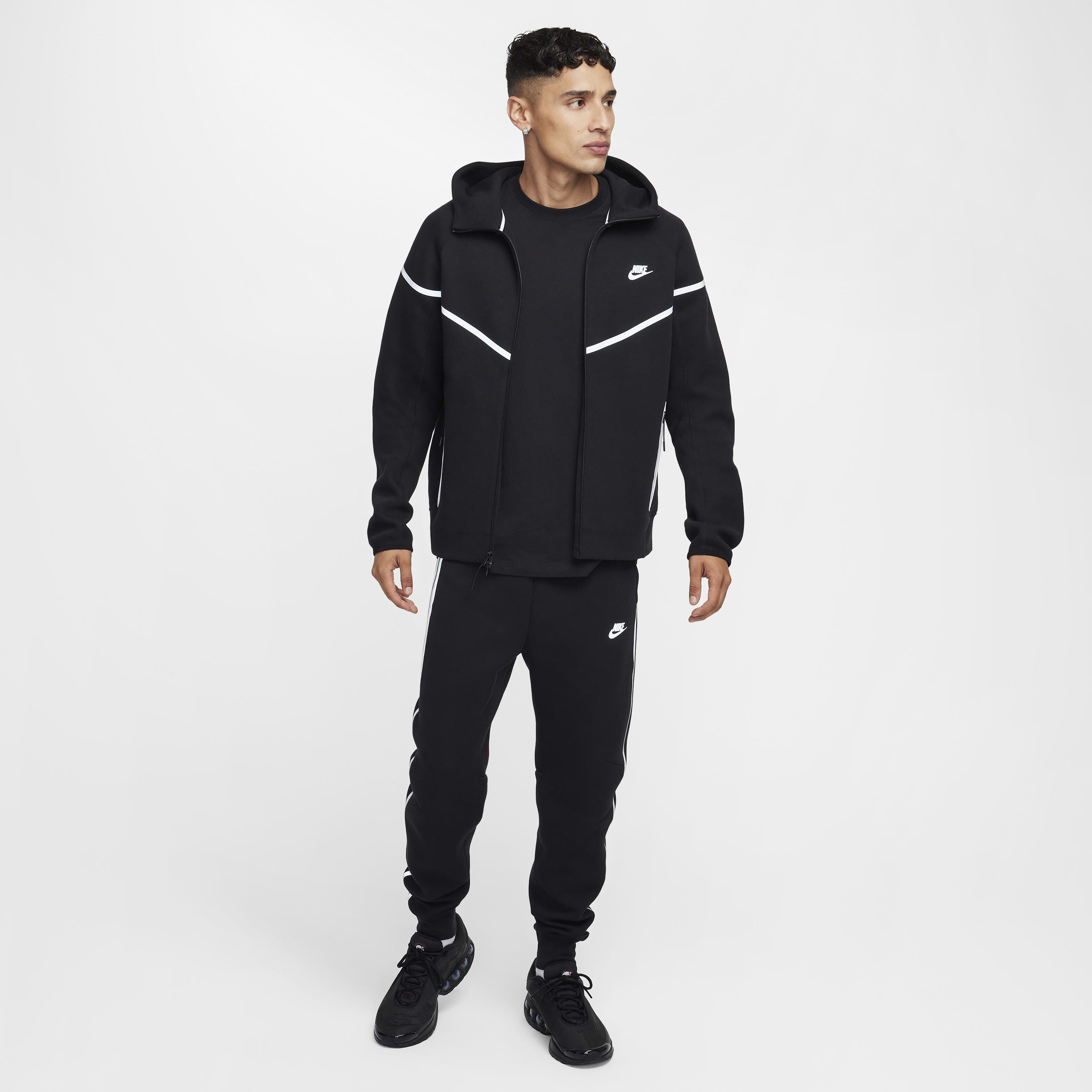 Buy Nike Tech Windrunner Men s Reflective Design Details Fleece Full Zip Jacket Nike Qatar Official