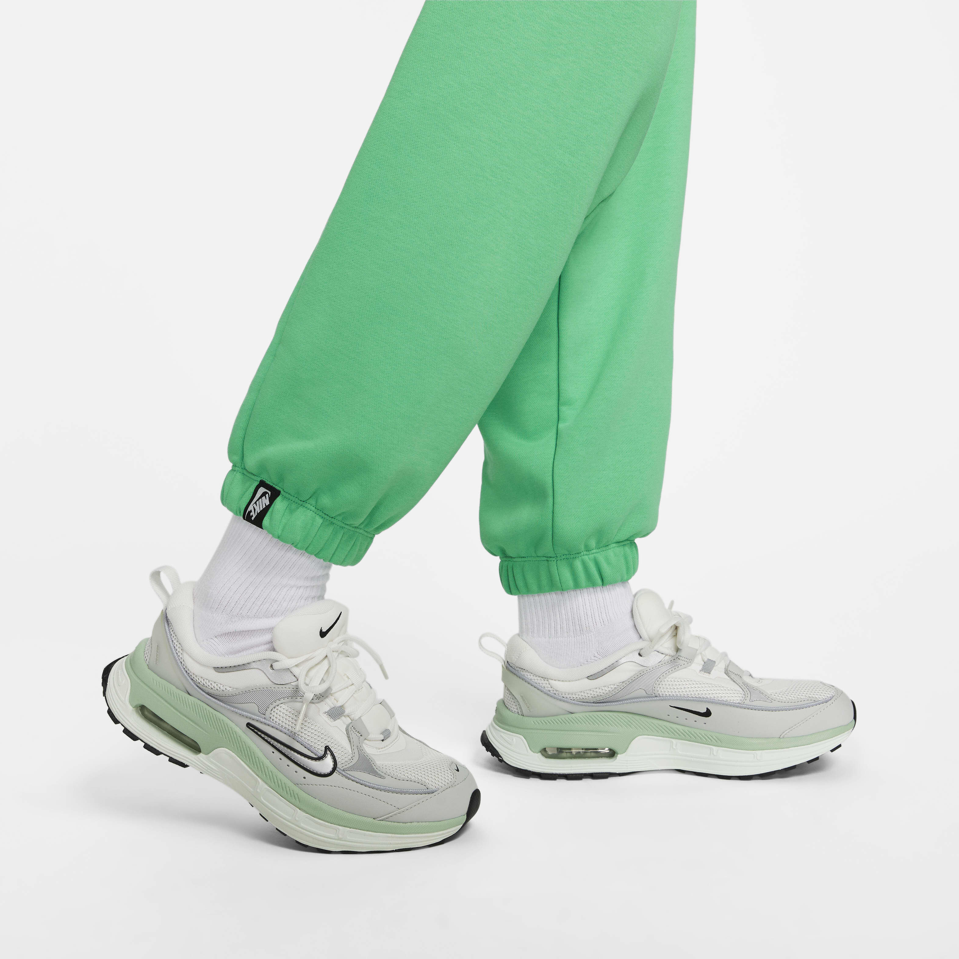 نايكي سبورتسوير image number 5