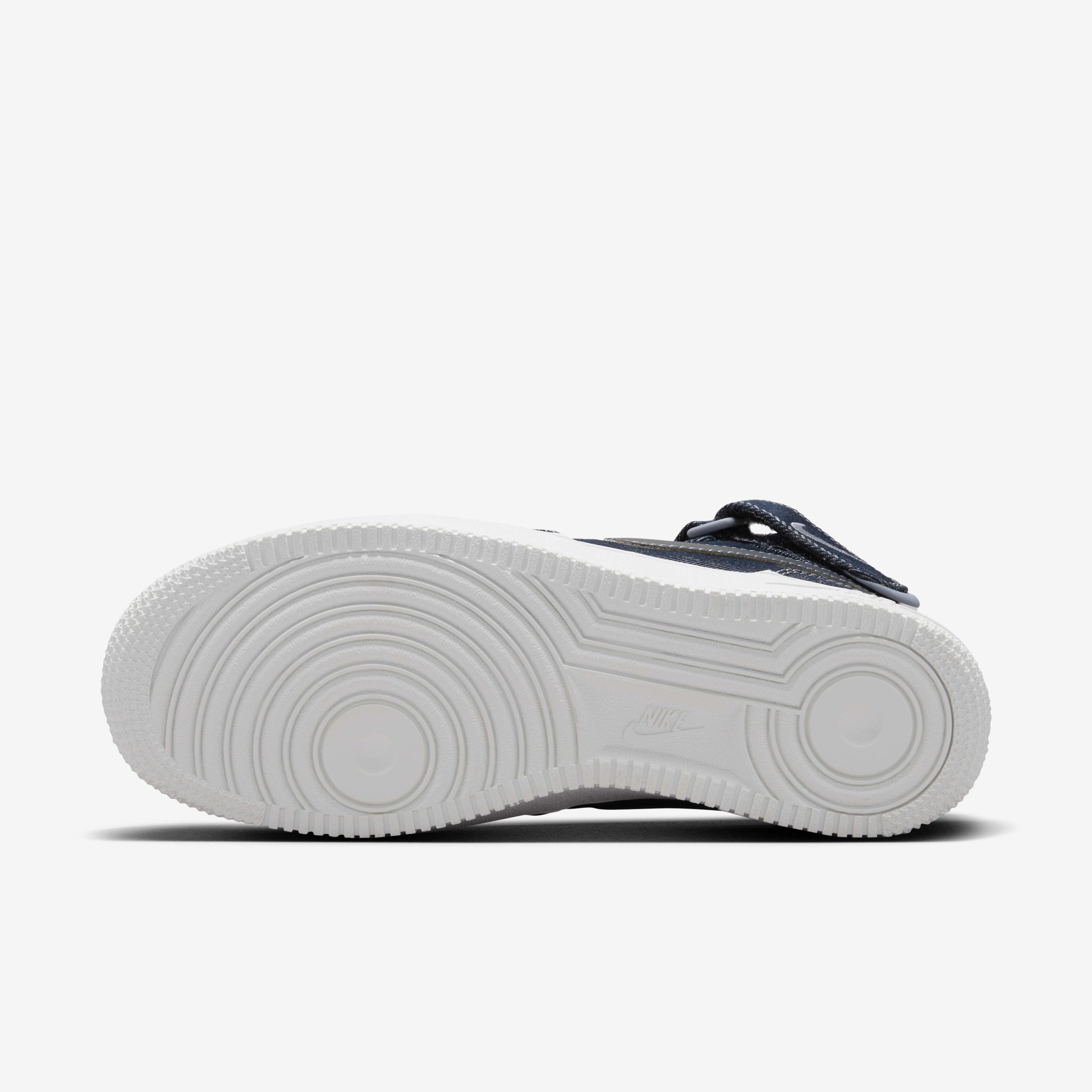 اير فورس 1 '07 ميد image number 1