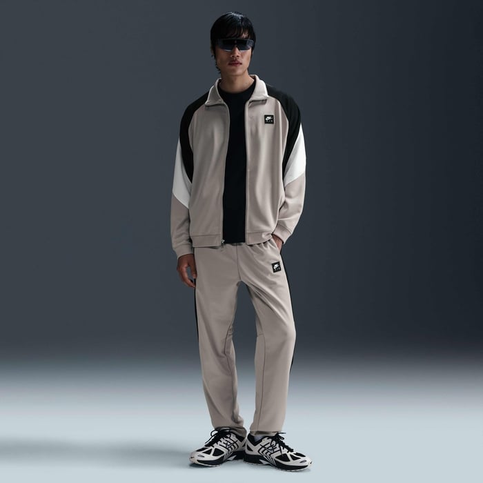 Nike Air image number 0 Nike Air image number 0