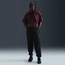 Nike Solo Swoosh