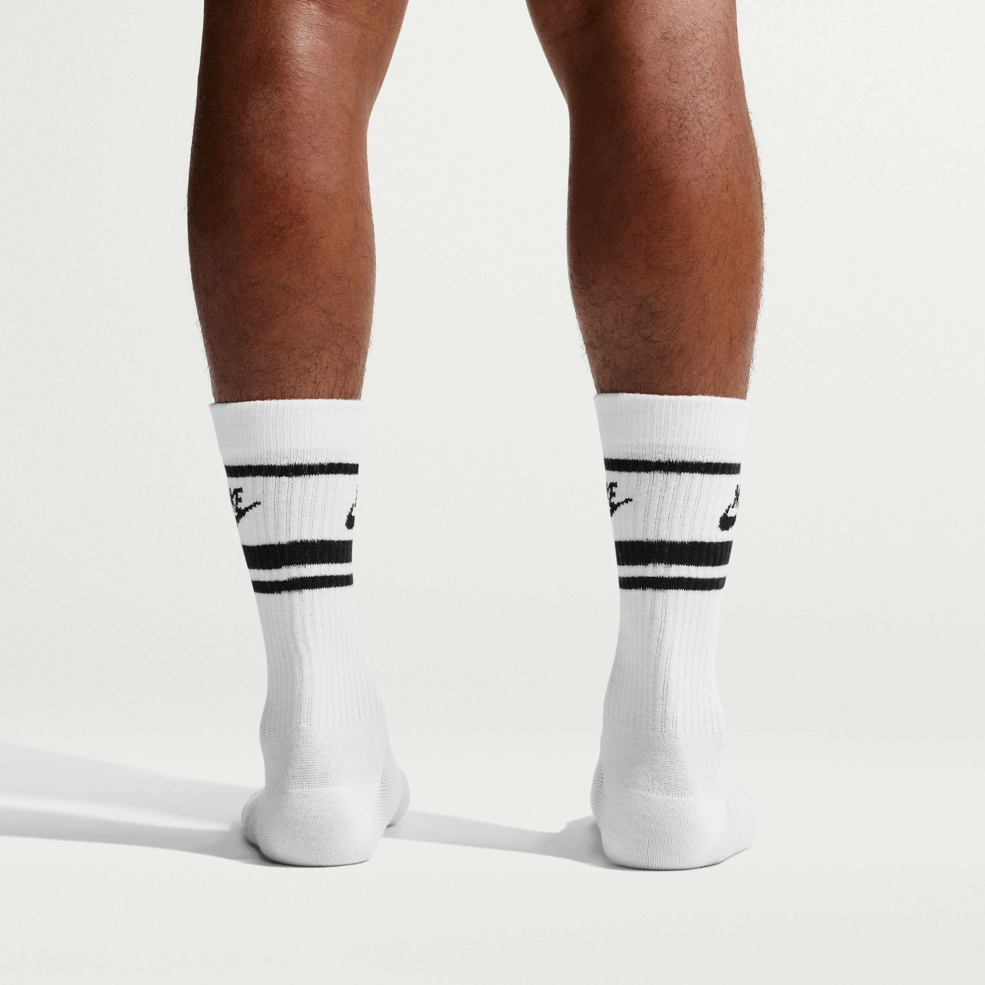 Nike Sportswear Dri-FIT Everyday Essential image number 4