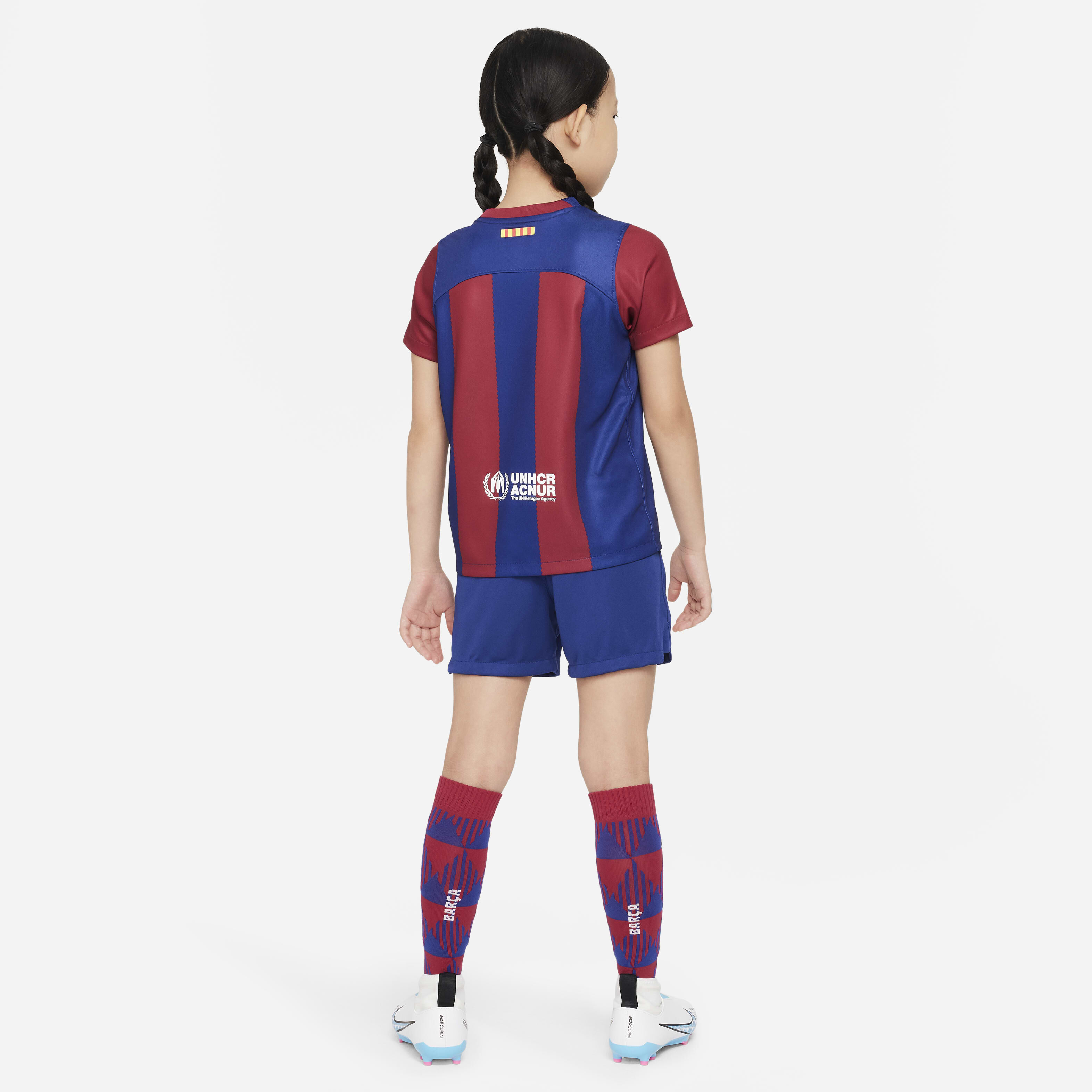 F.C. برشلونة 2023/24 الأساسي image number 1