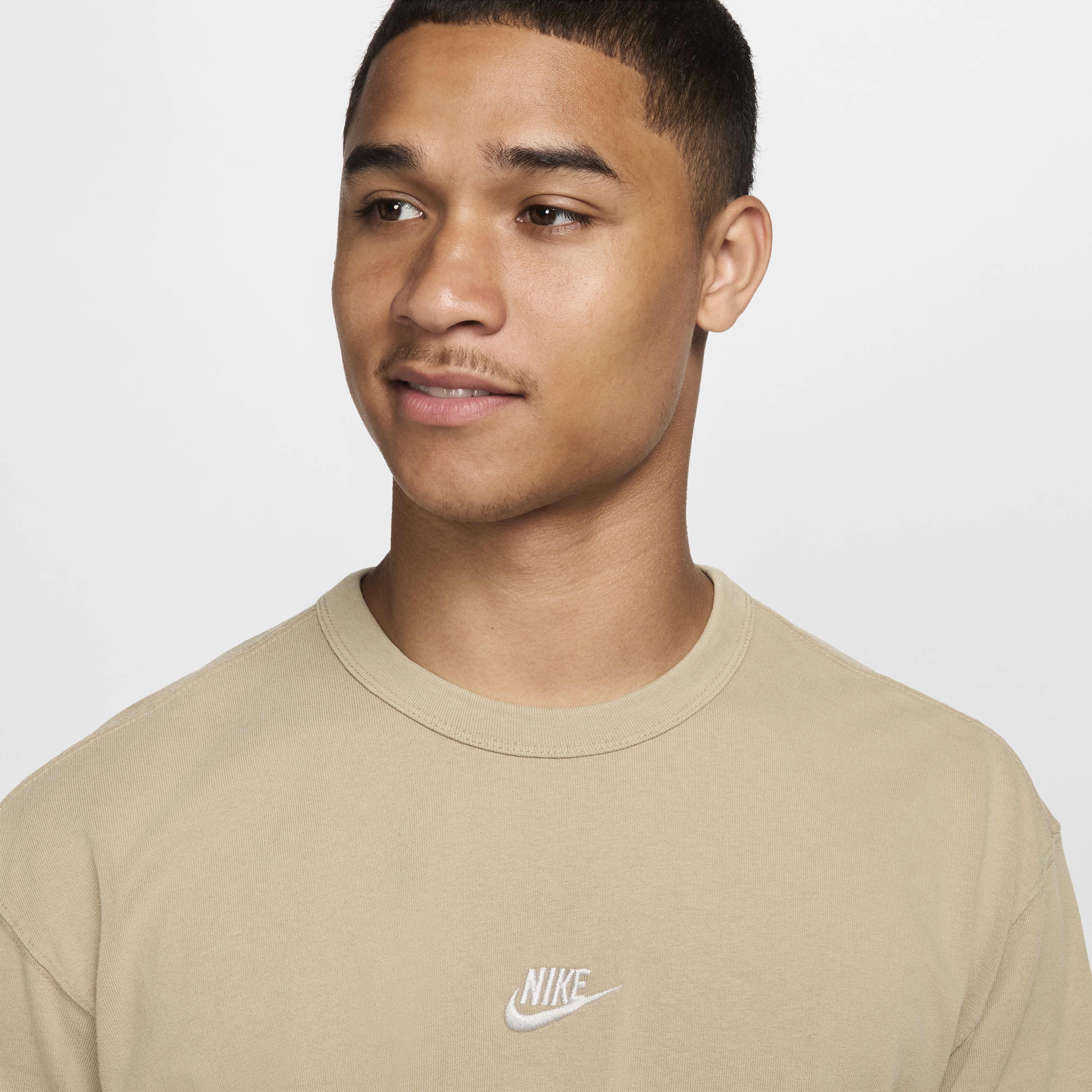 Nike Sportswear Premium Essentials image number 2