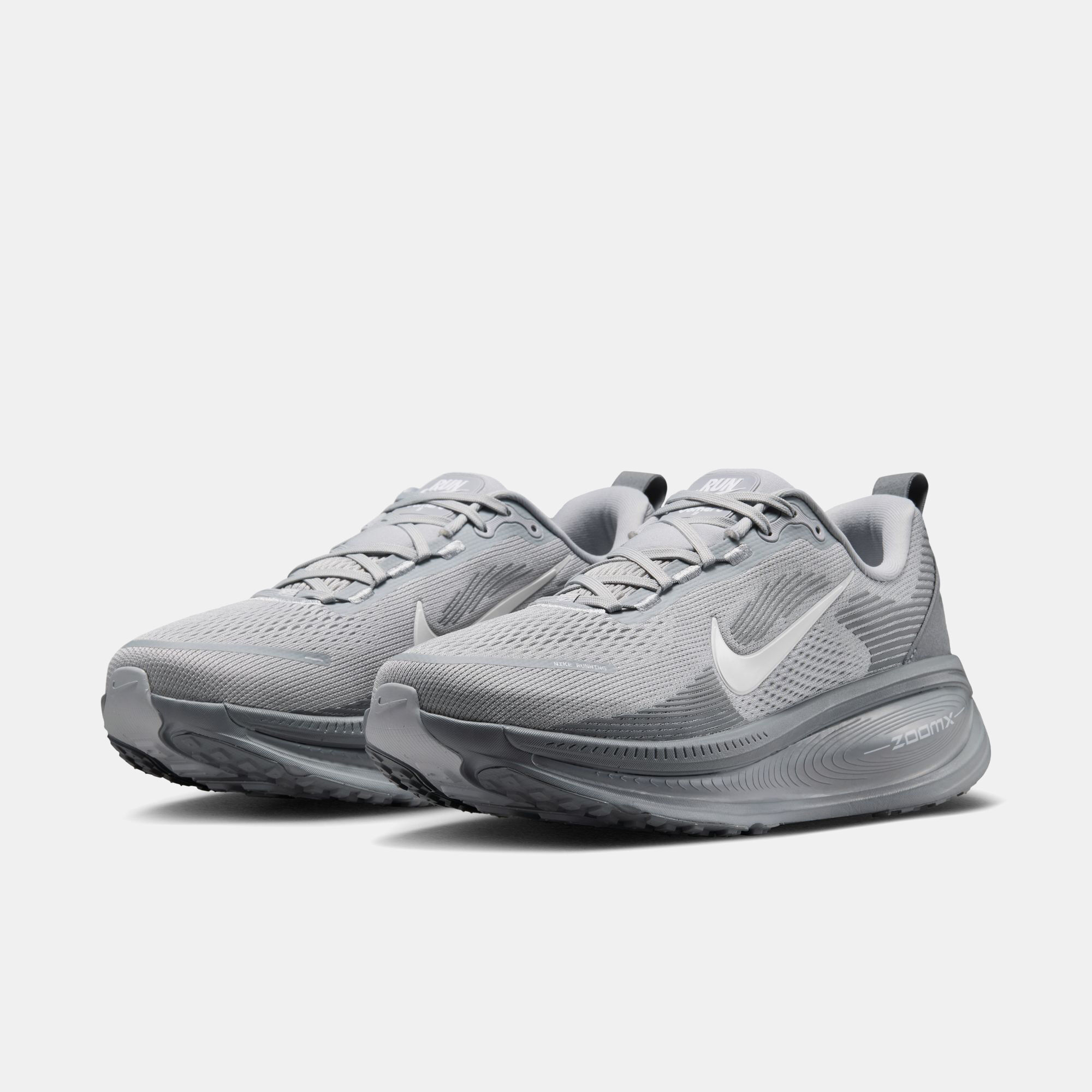 Nike Vomero 18 image number 2
