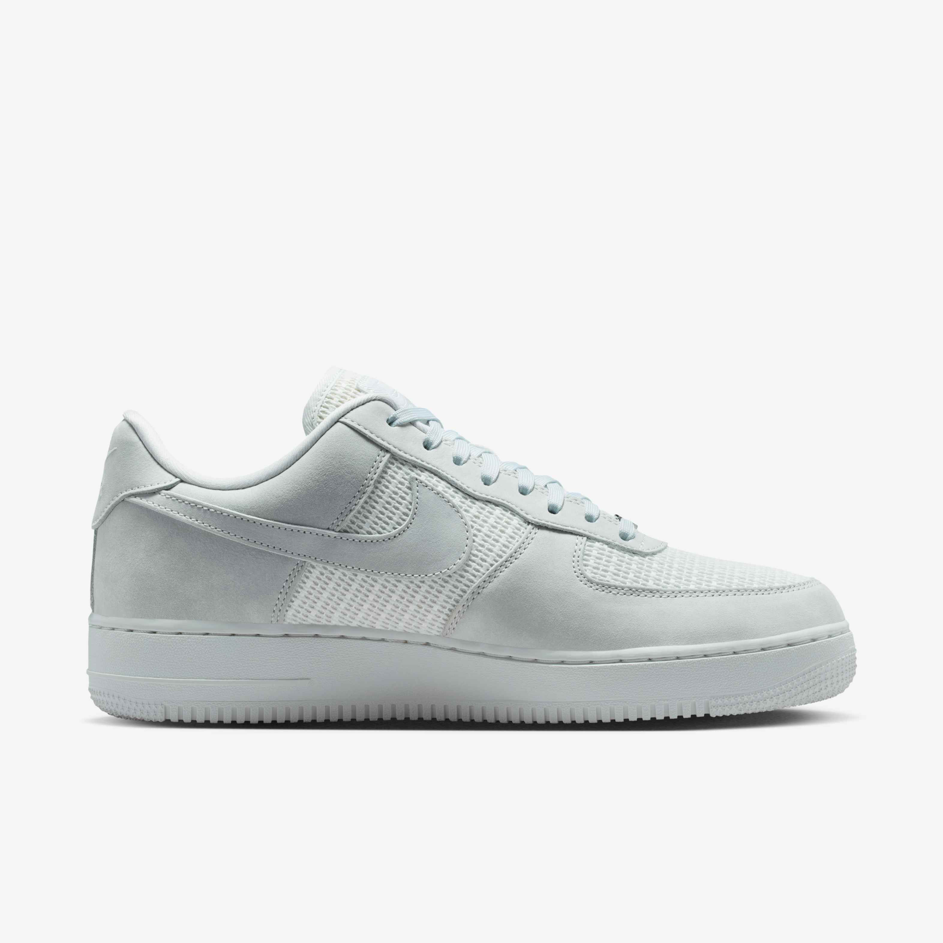 Nike Air Force 1 '07 LV8 image number 2