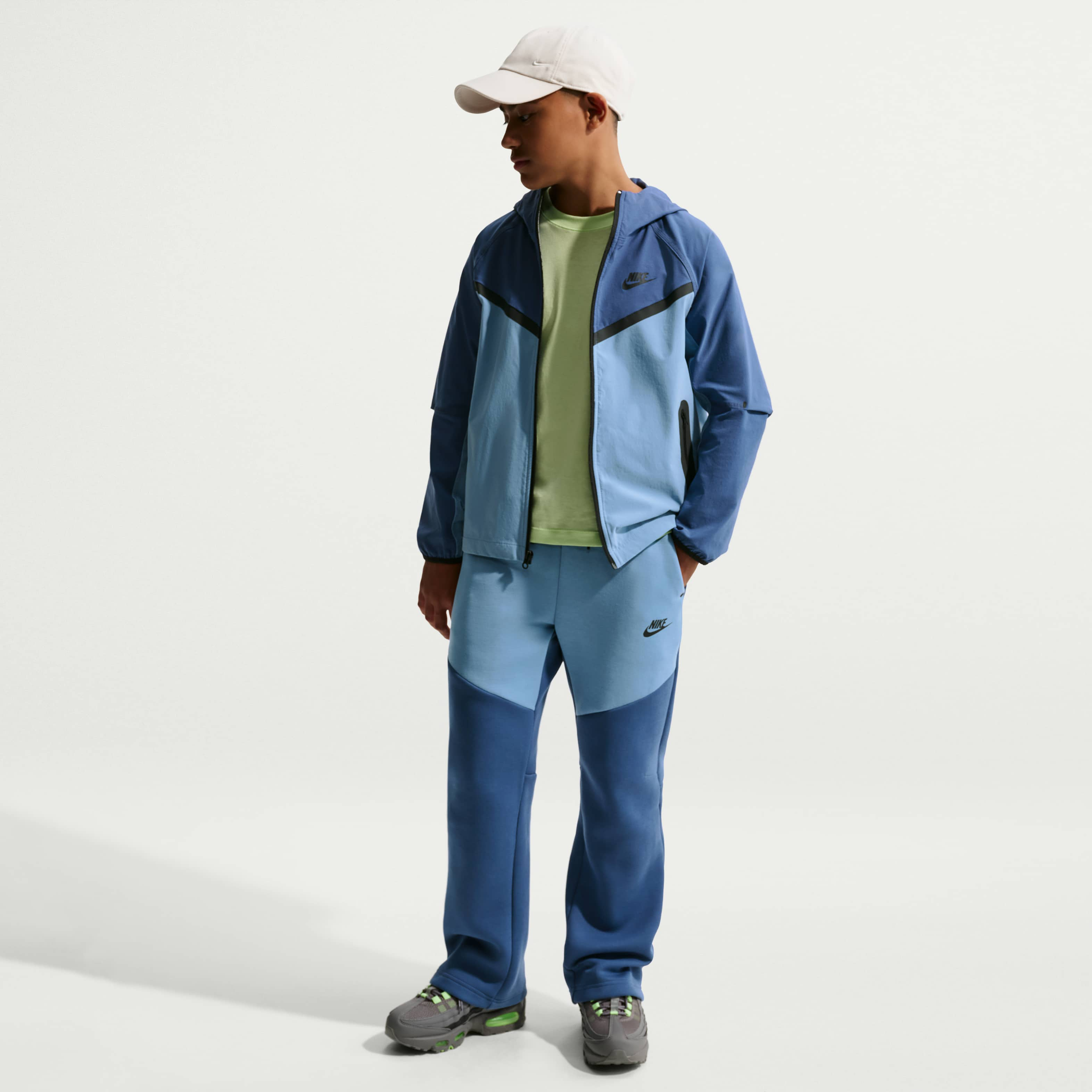 نايكي تك image number 3