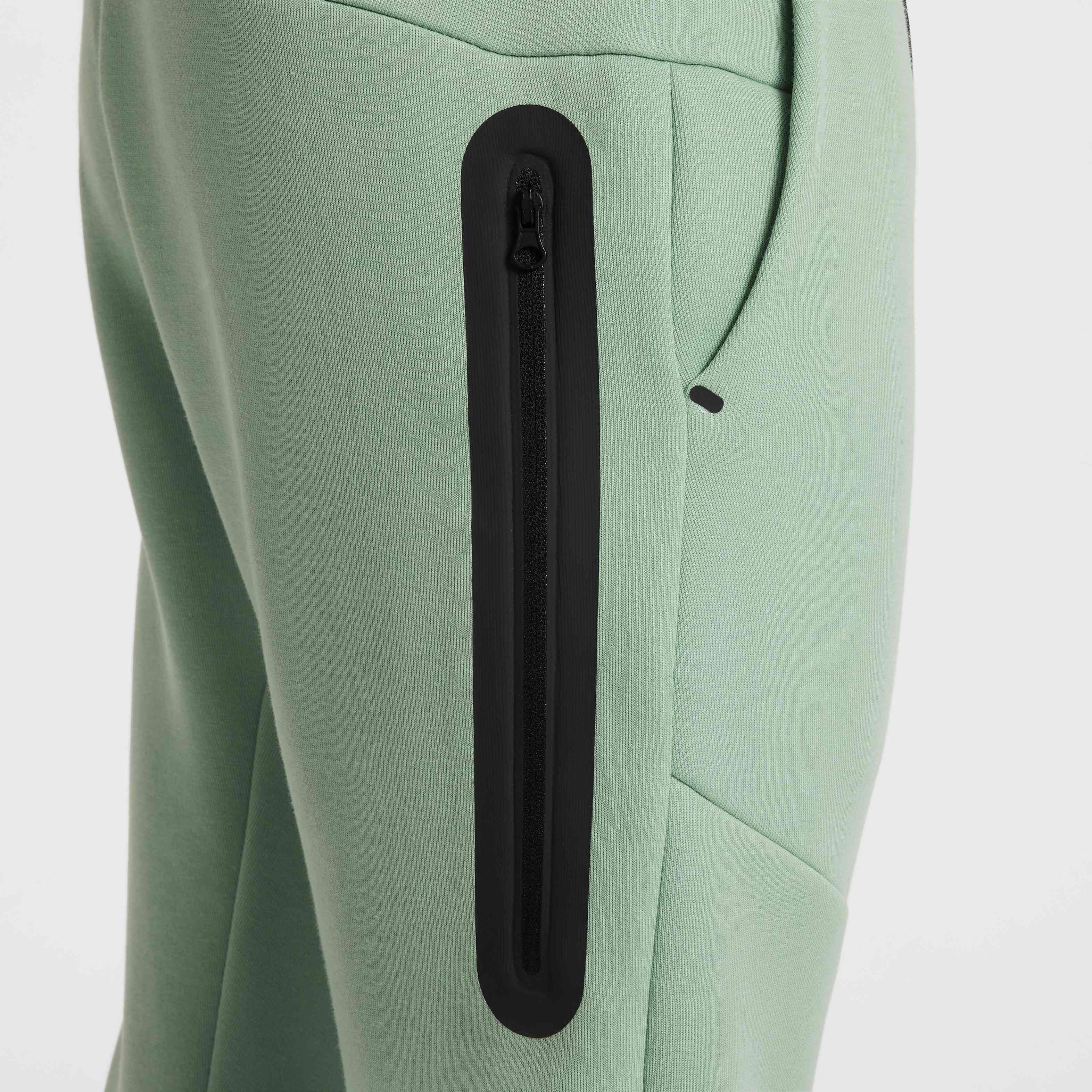 نايكي سبورتسوير تك فليس image number 4