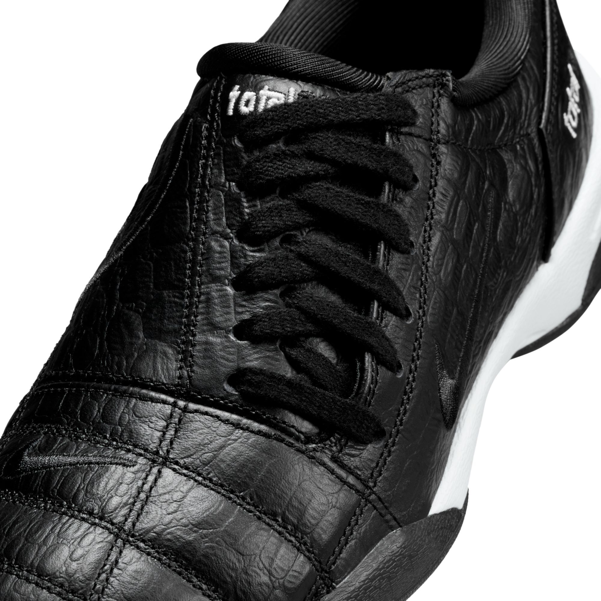 Nike Total90 image number 8