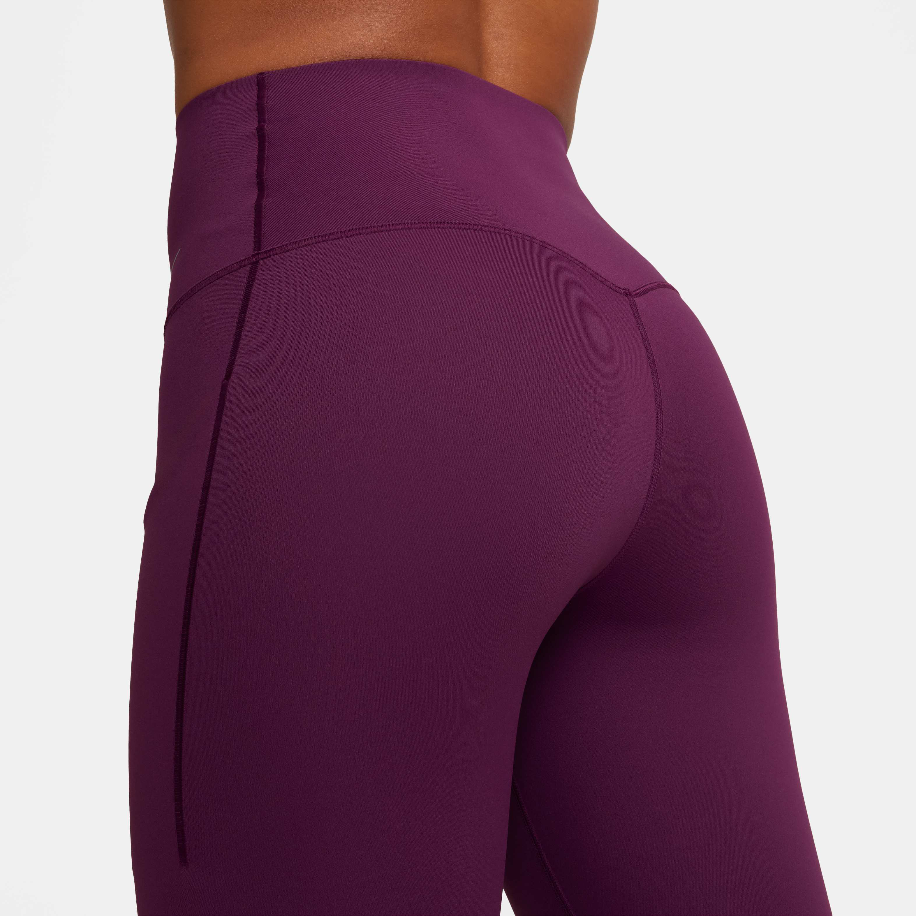 نايكي يونيفيرسا image number 5