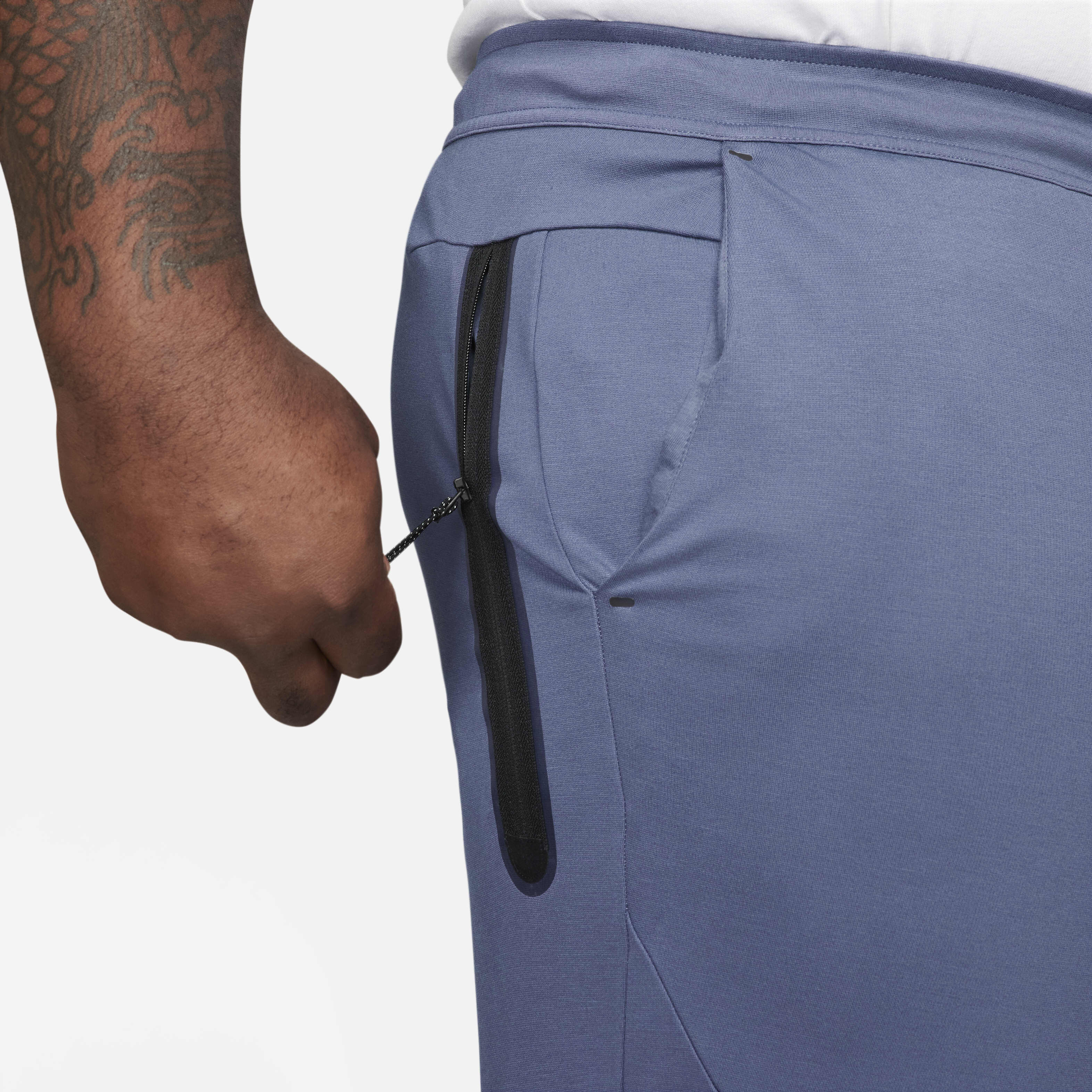 نايكي تك اسينشالز image number 9