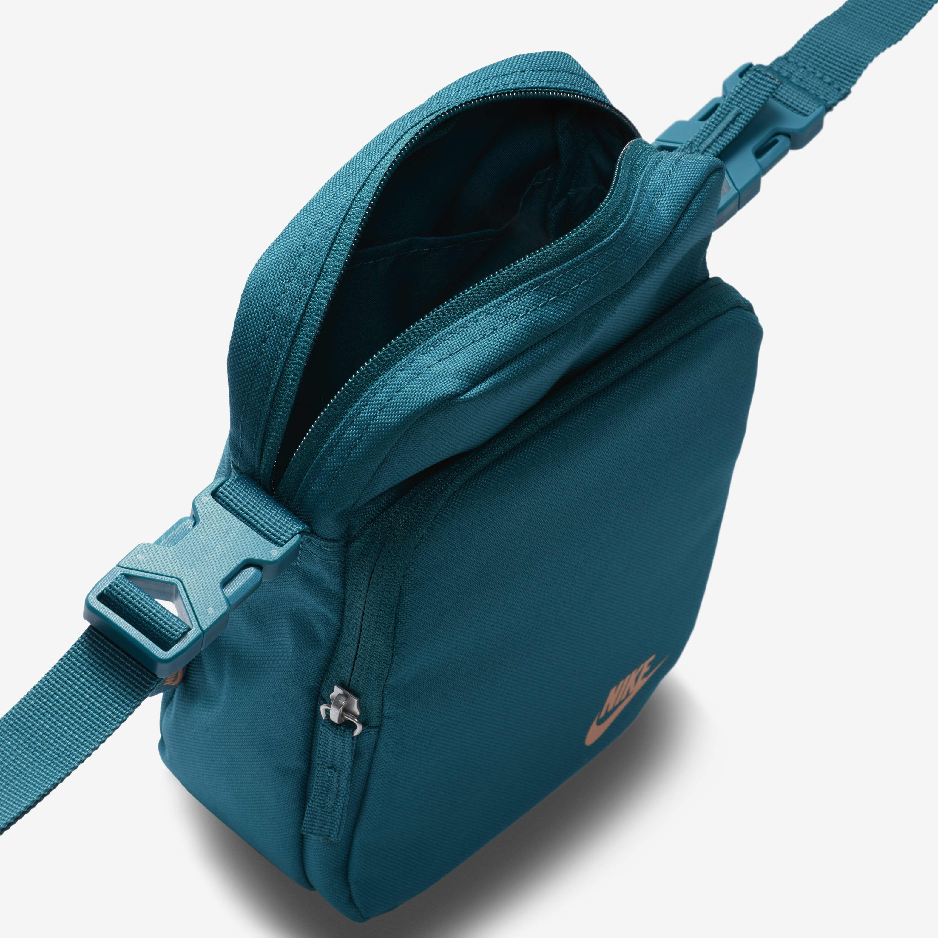 Nike Heritage image number 4