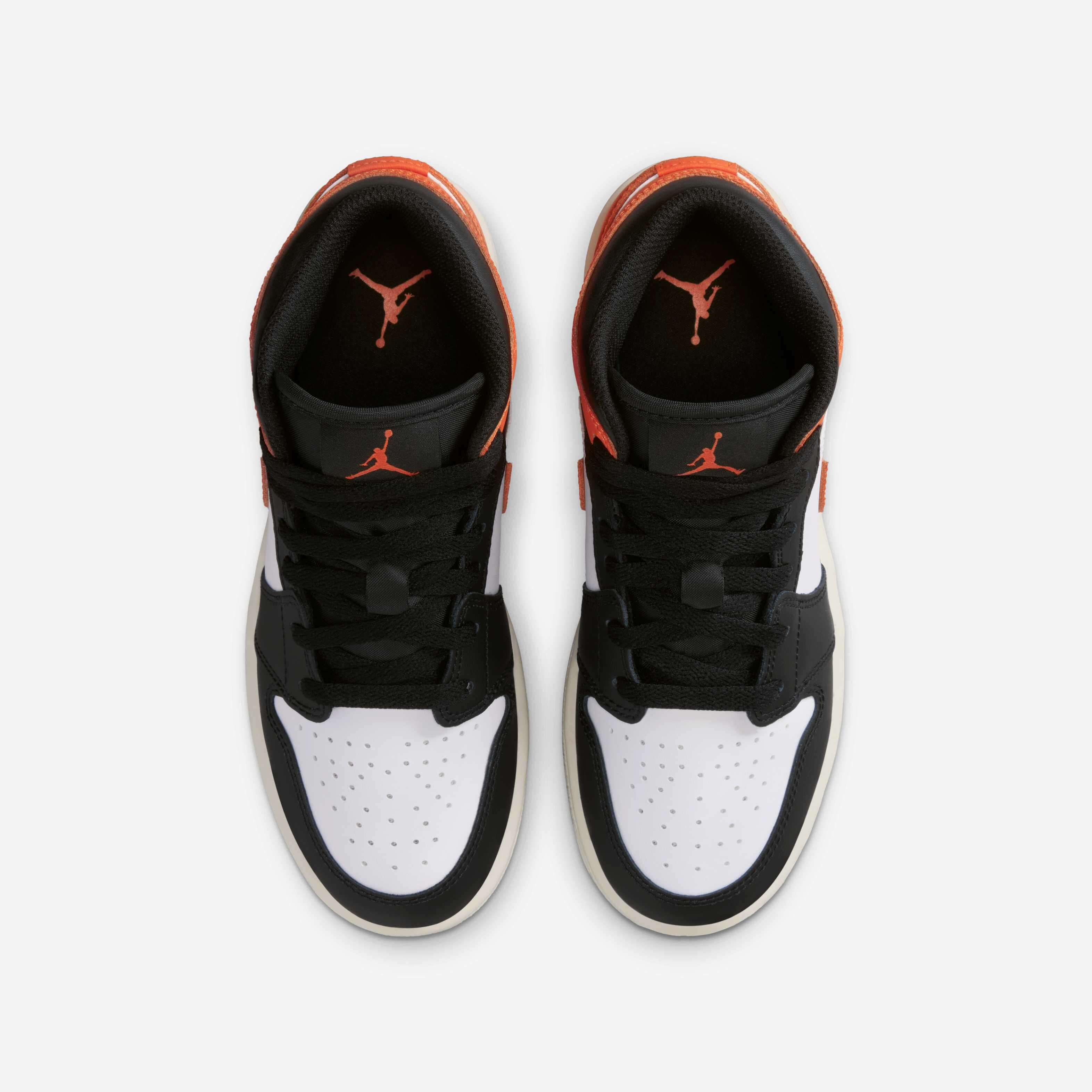 Air Jordan 1 Mid image number 3