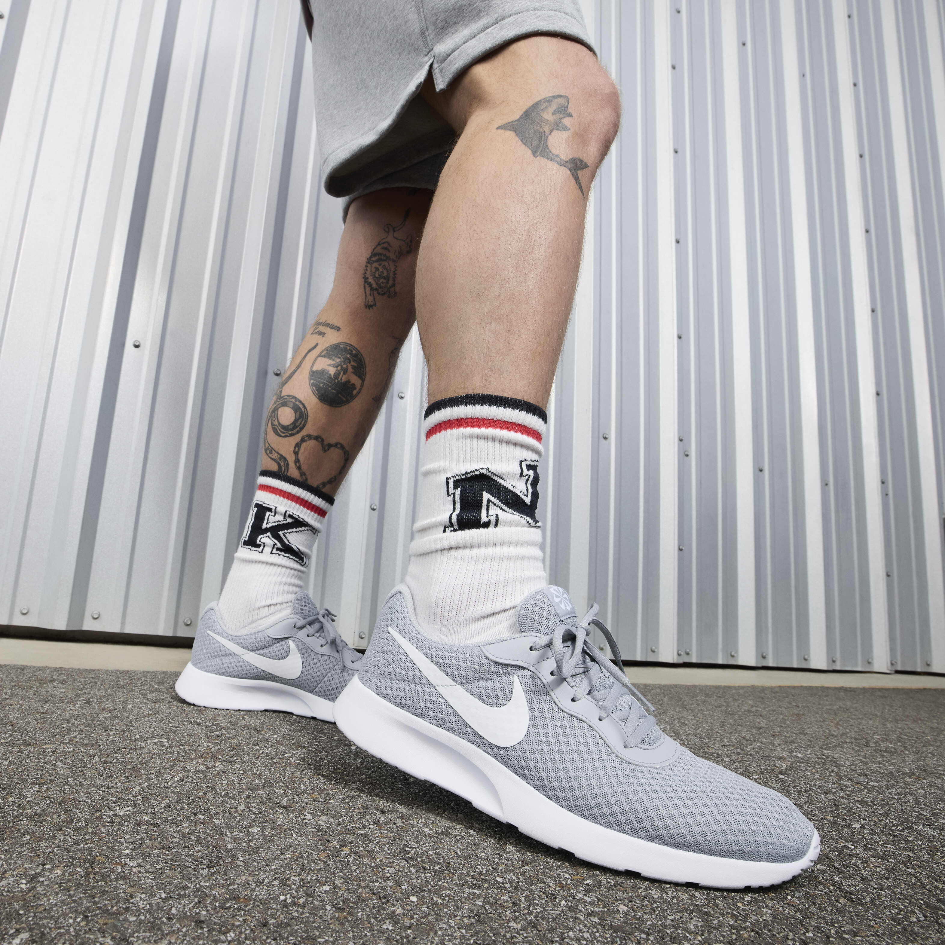 Nike tanjun mens top