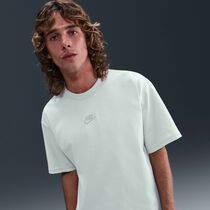 Nike Sportswear Premium Essentials