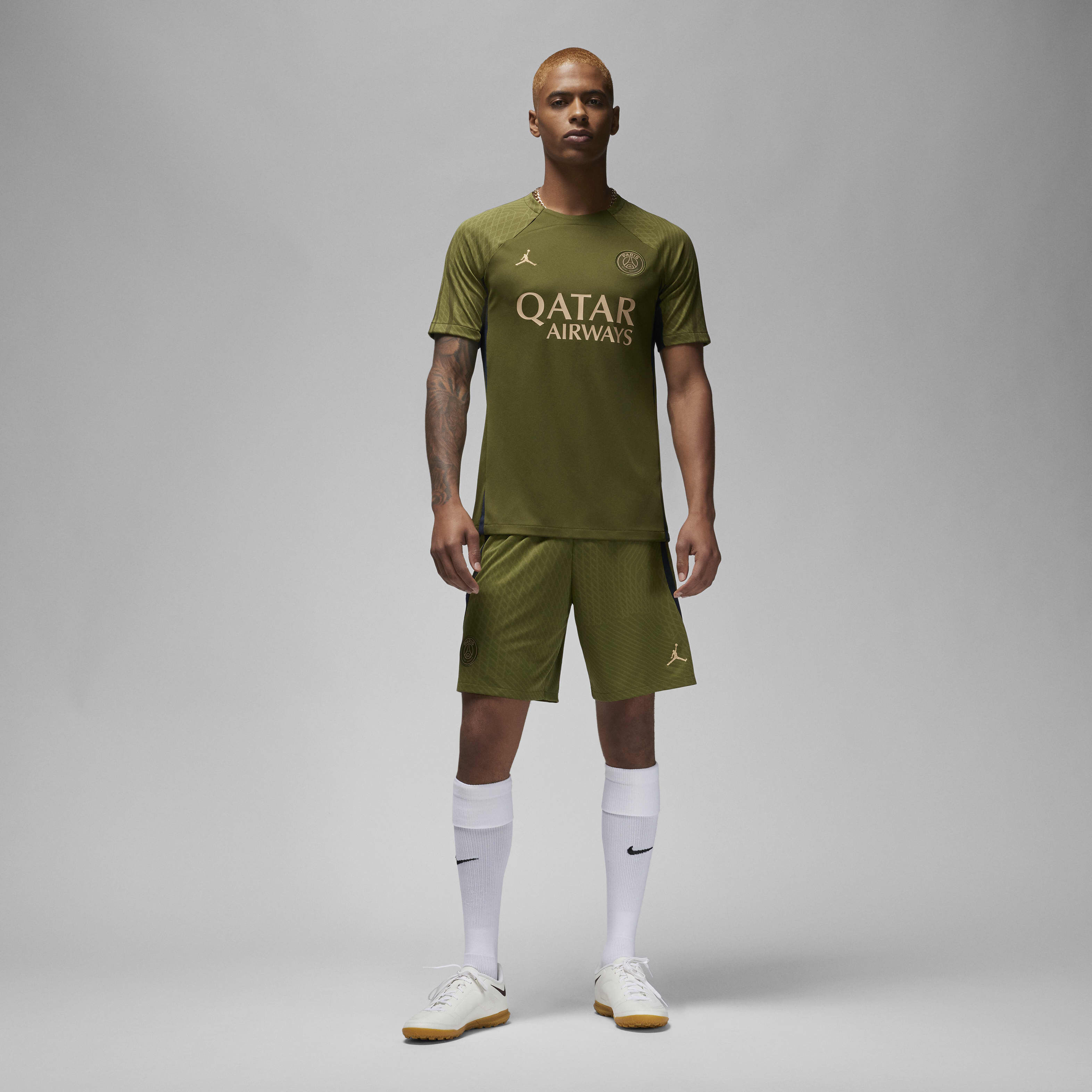 Paris Saint-Germain Strike Fourth image number 7