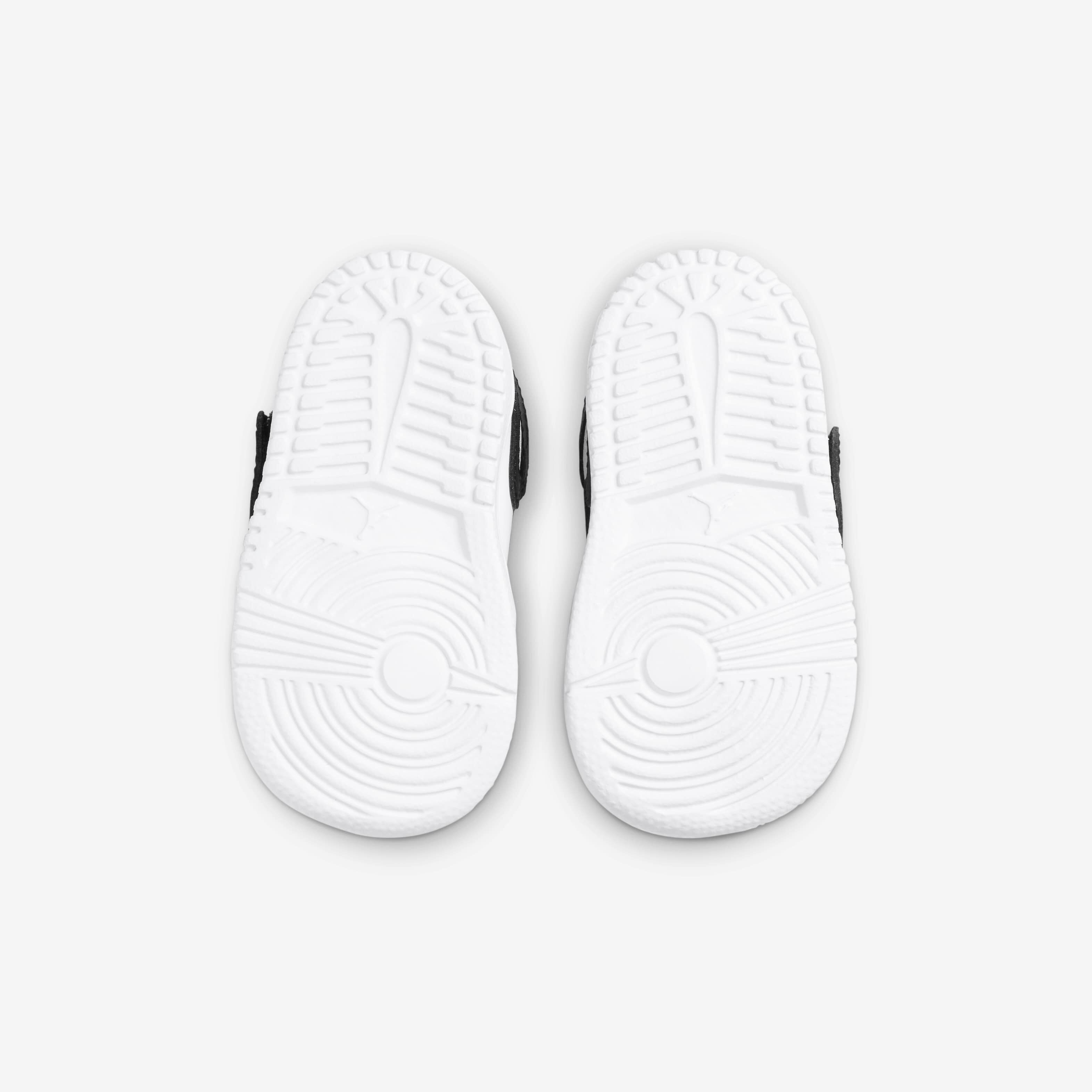 Sky Jordan 1 image number 1