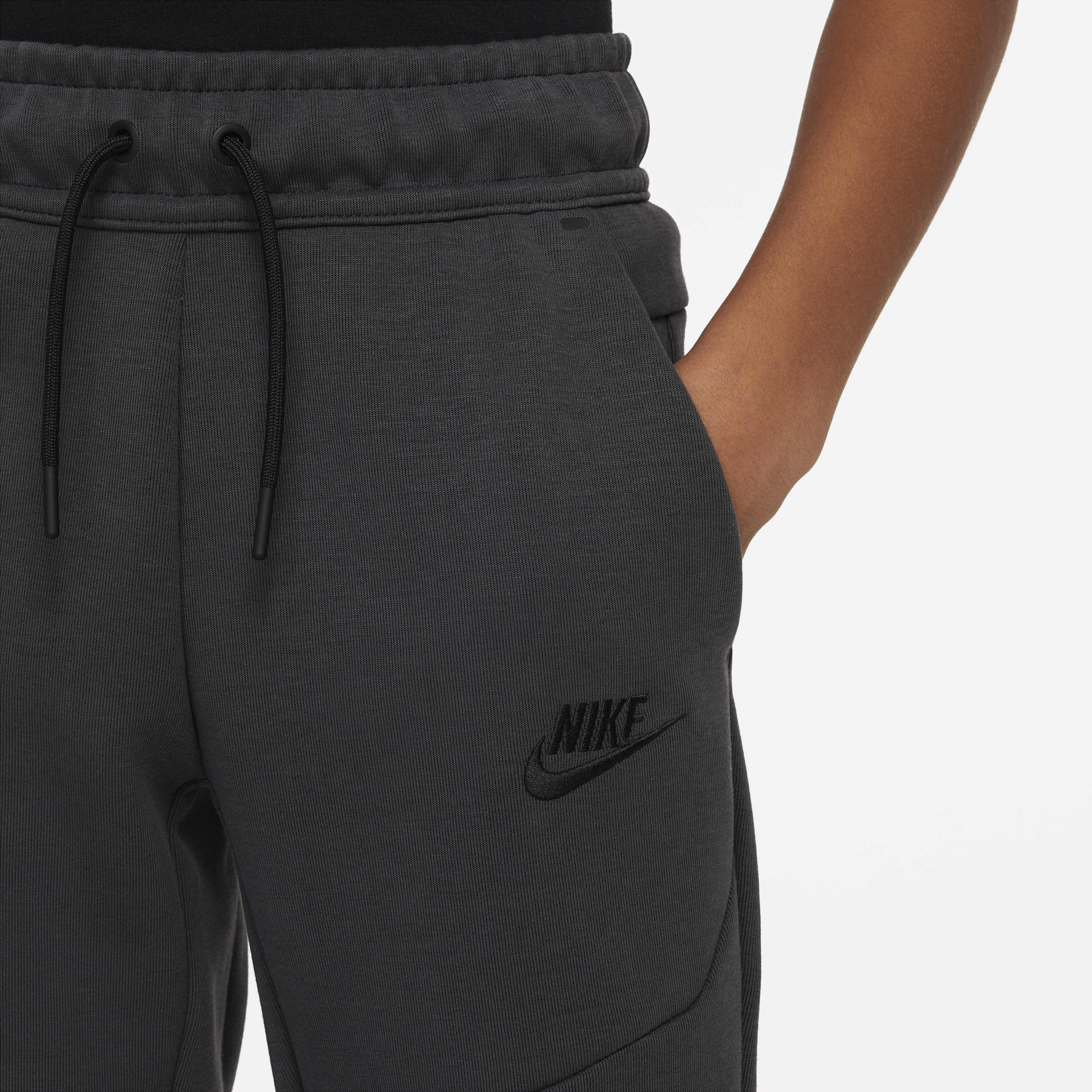 Nike Sportswear Tech Fleece image number 2