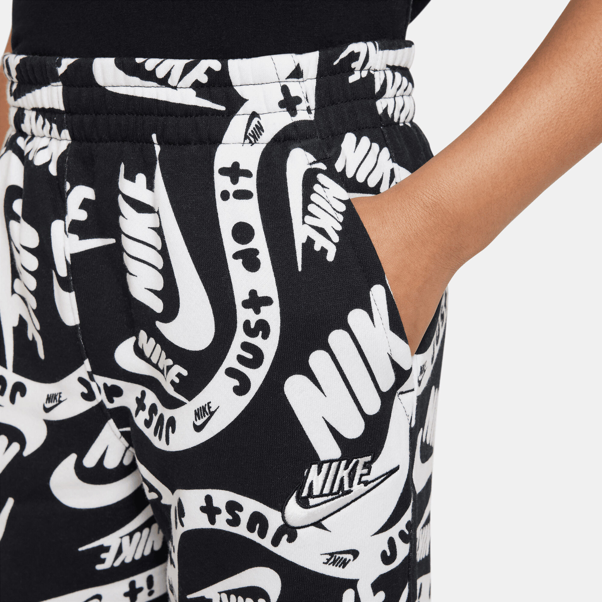 بنطال نايكي سبورتسوير كلوب بطبعة image number 2