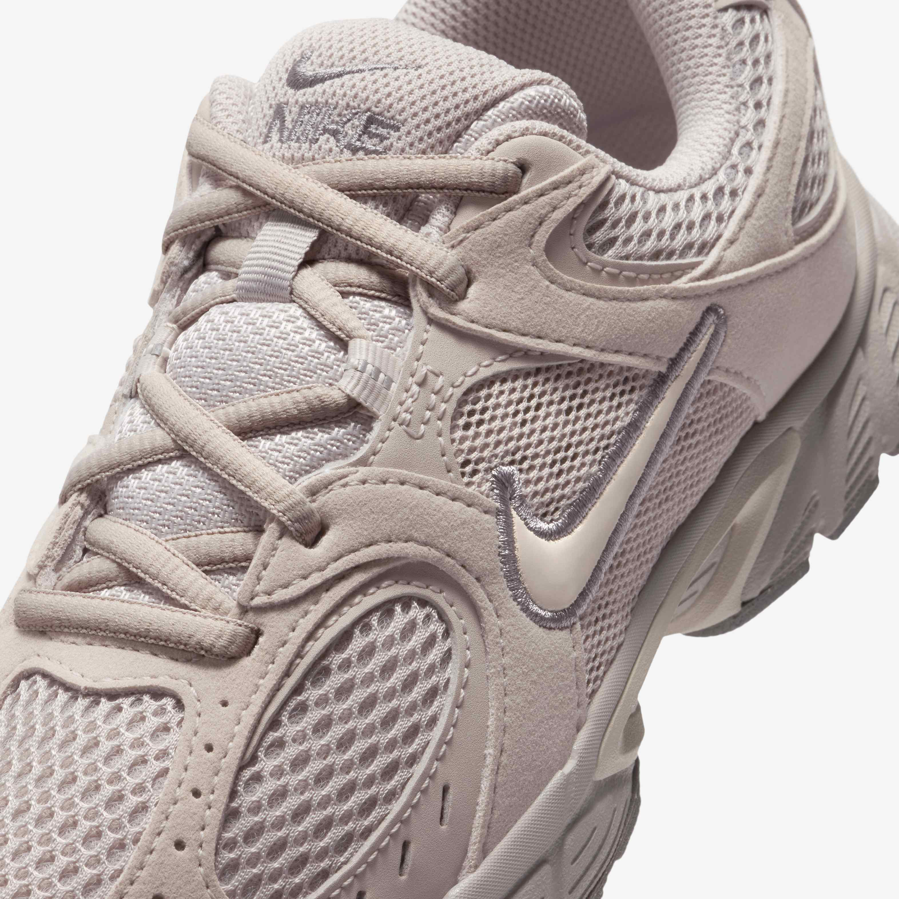 نايكي V5 رانر سويد image number 6