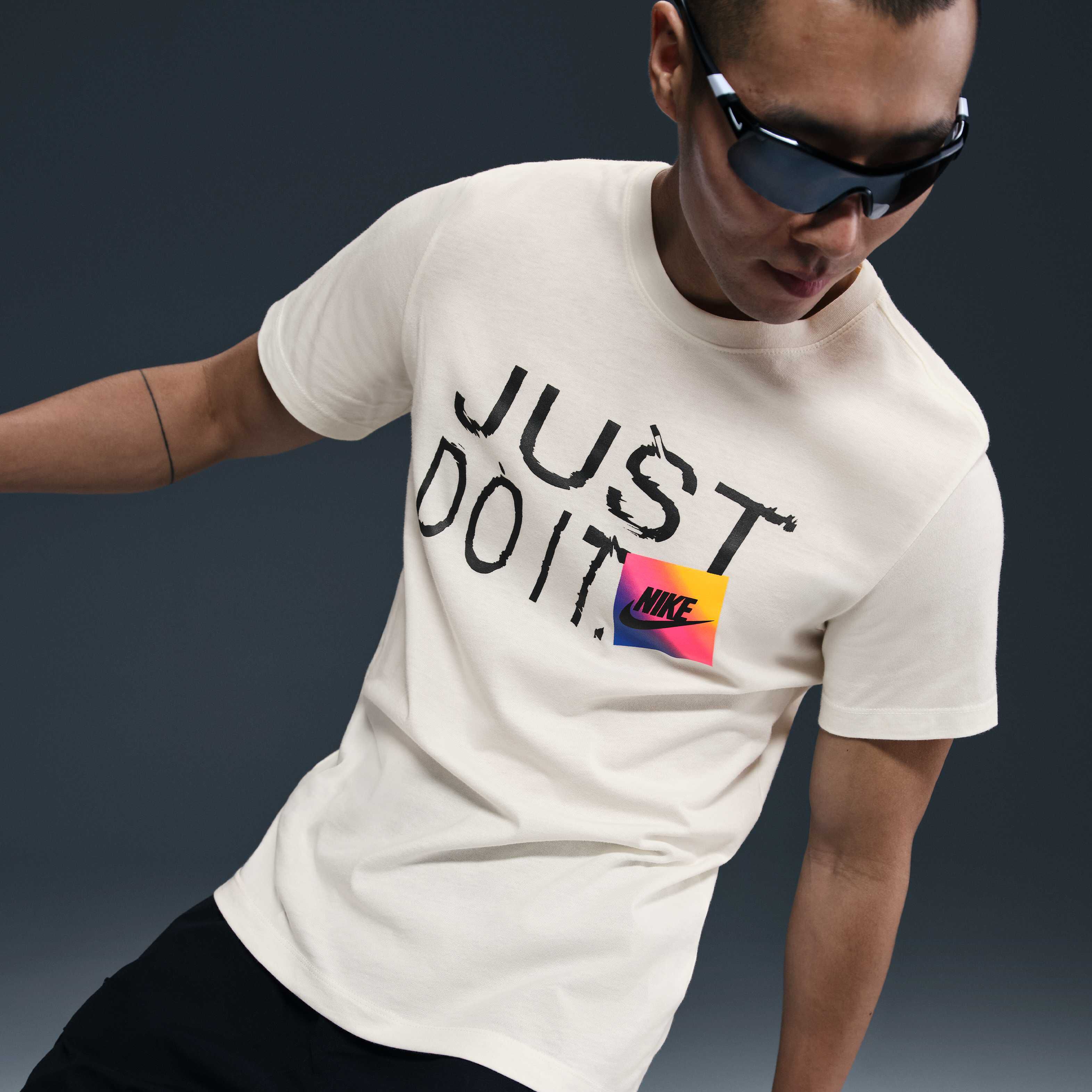 Nike Sportswear image number 0