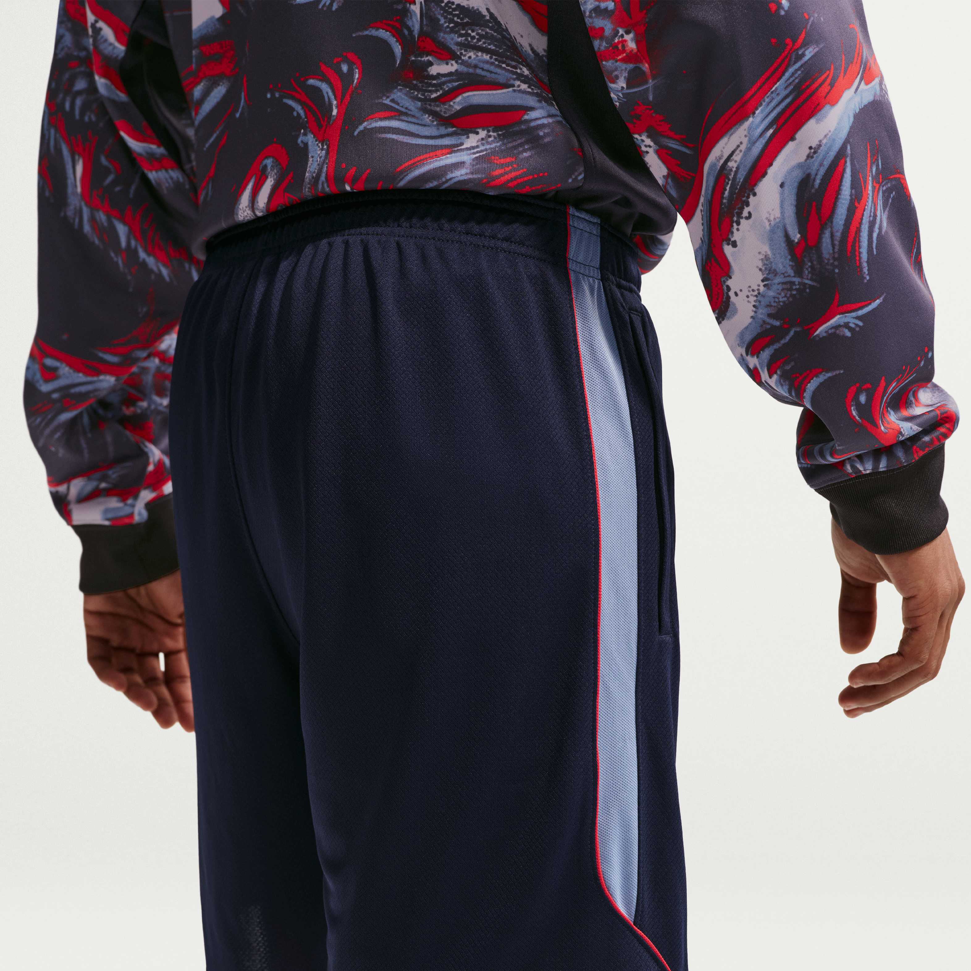 England Strike image number 2