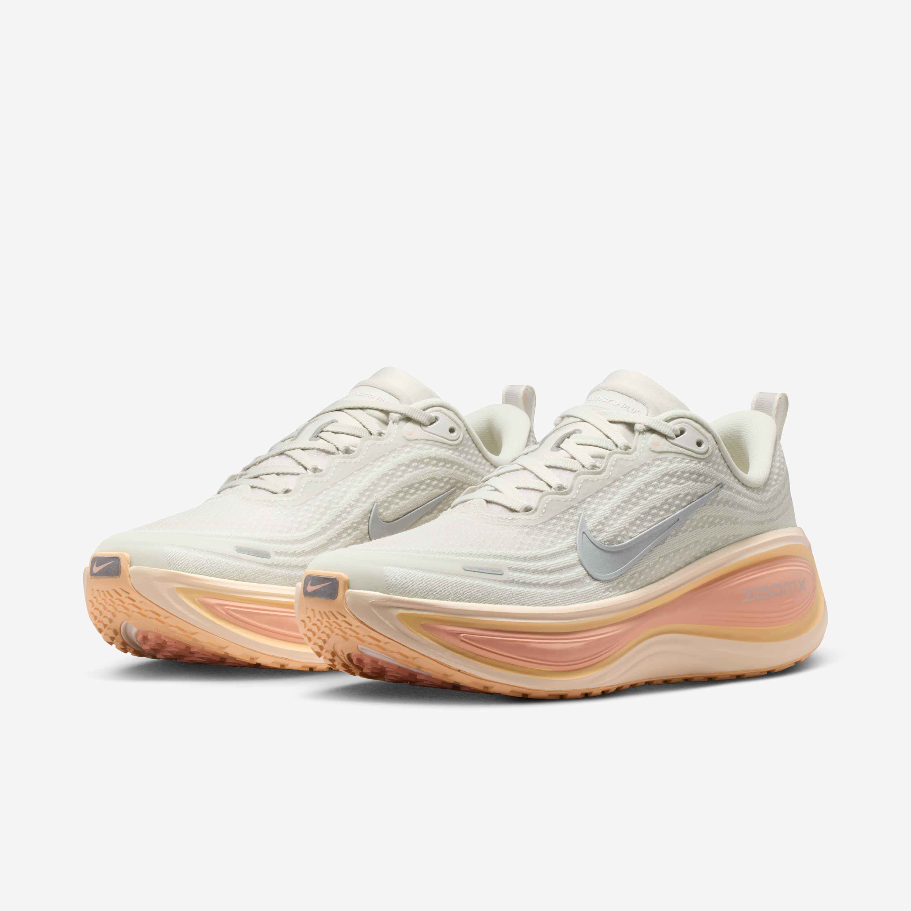 Nike Vomero Plus image number 4