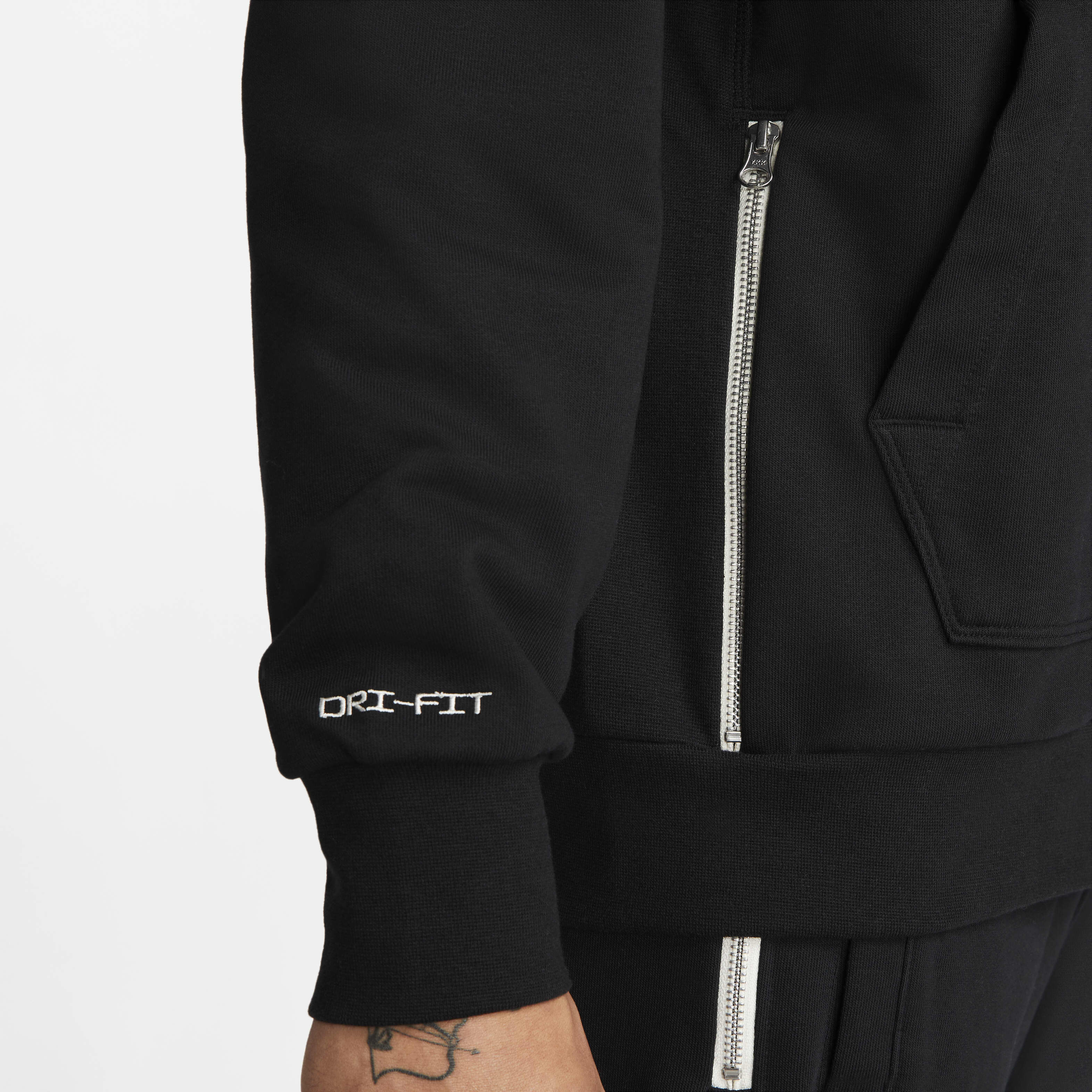 Nike Standard Issue image number 4