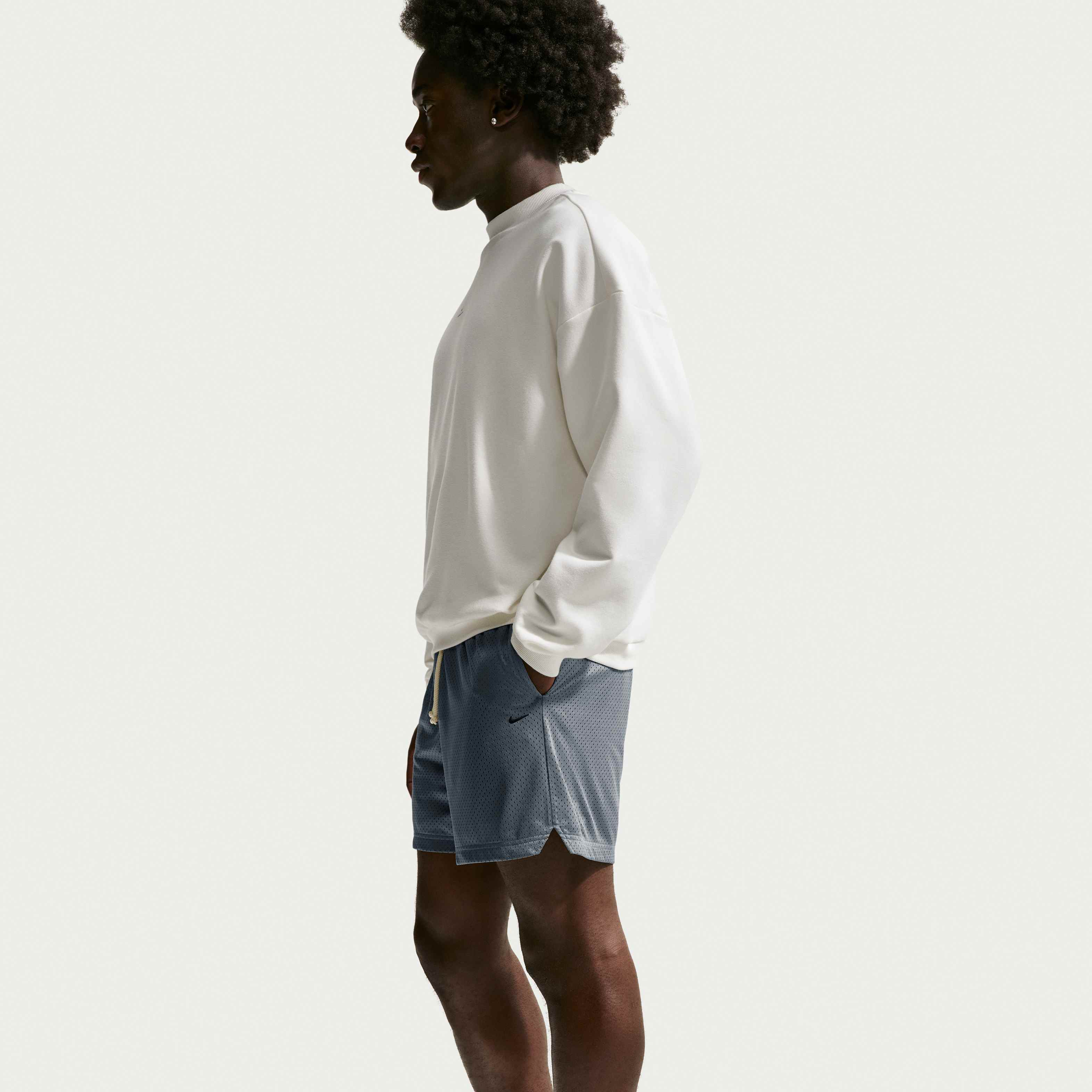 Nike Standard Issue image number 3