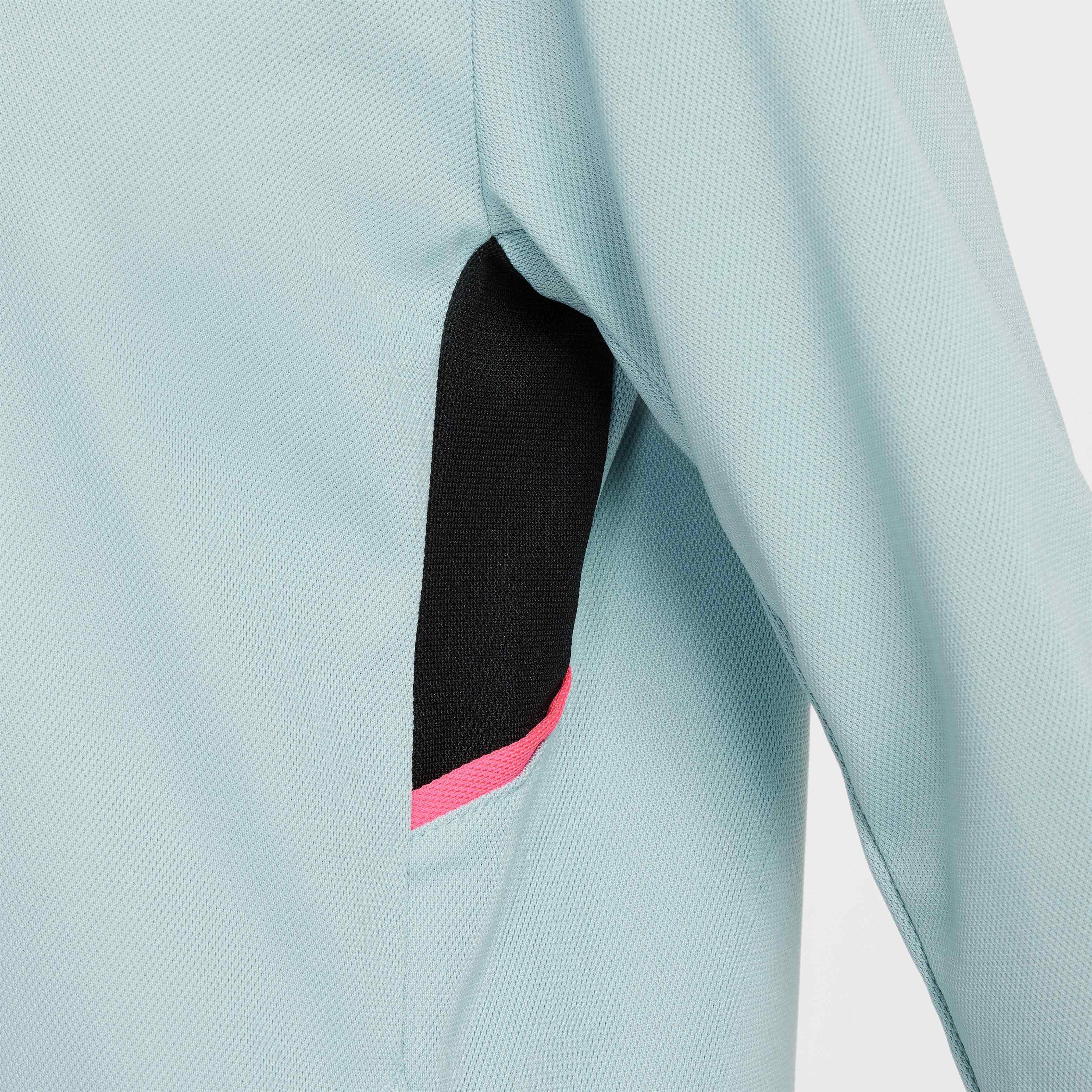 نايكي أكاديمي image number 5