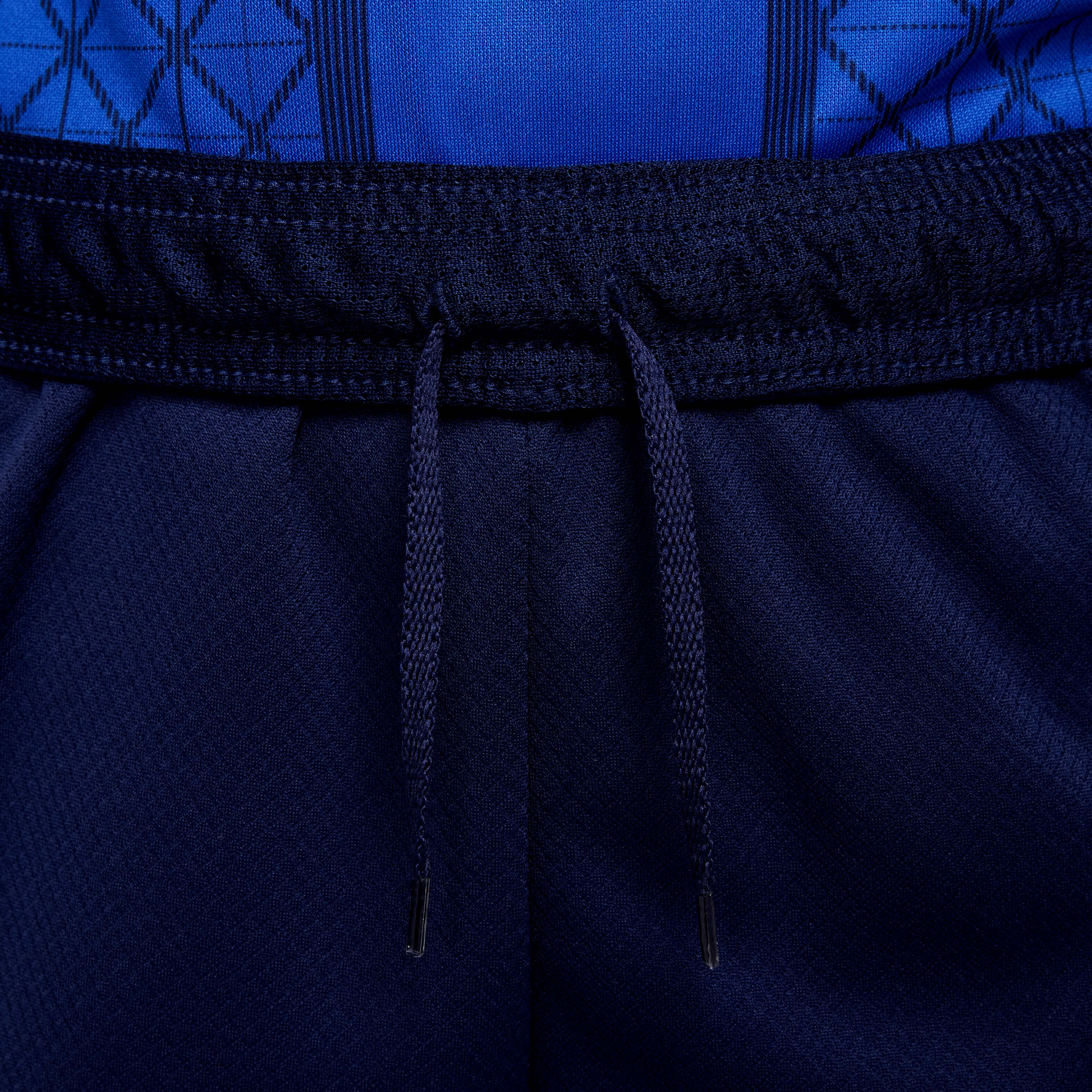 Paris Saint-Germain Strike image number 3