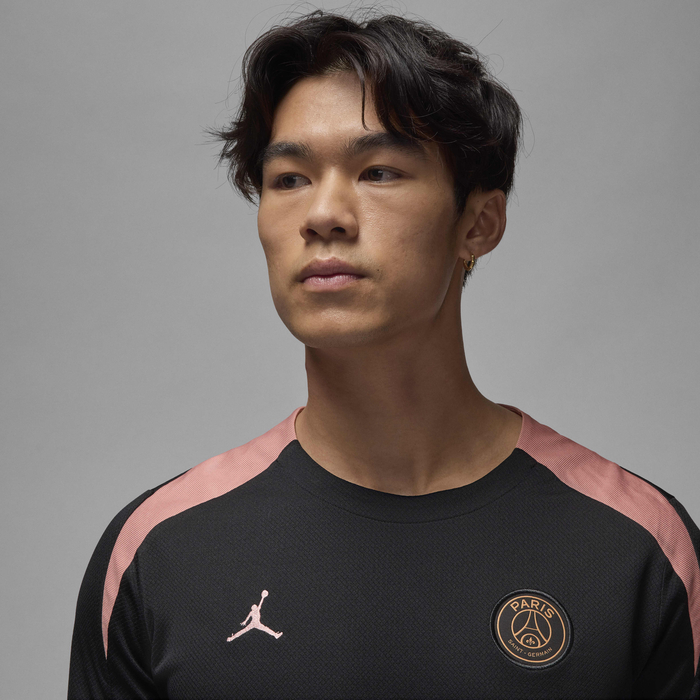 باريس سان جيرمان سترايك البديل image number 2 باريس سان جيرمان سترايك البديل image number 2