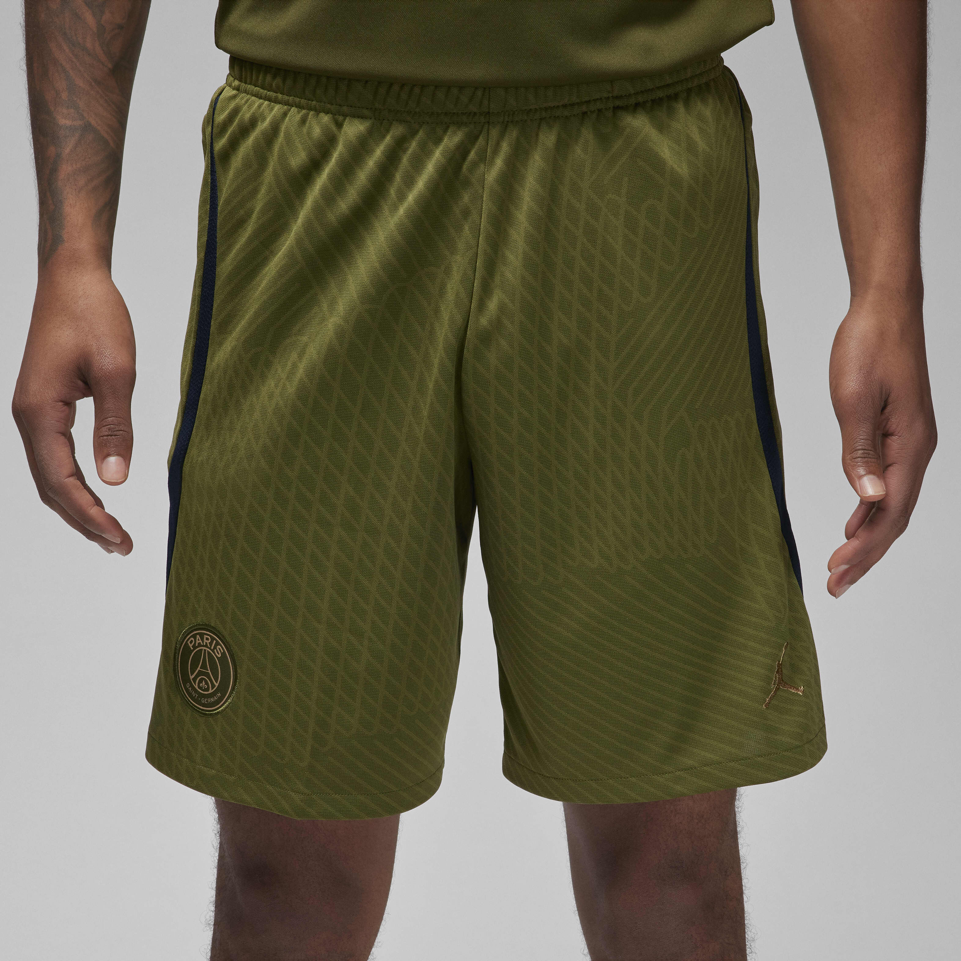 Paris Saint-Germain Strike Fourth image number 1