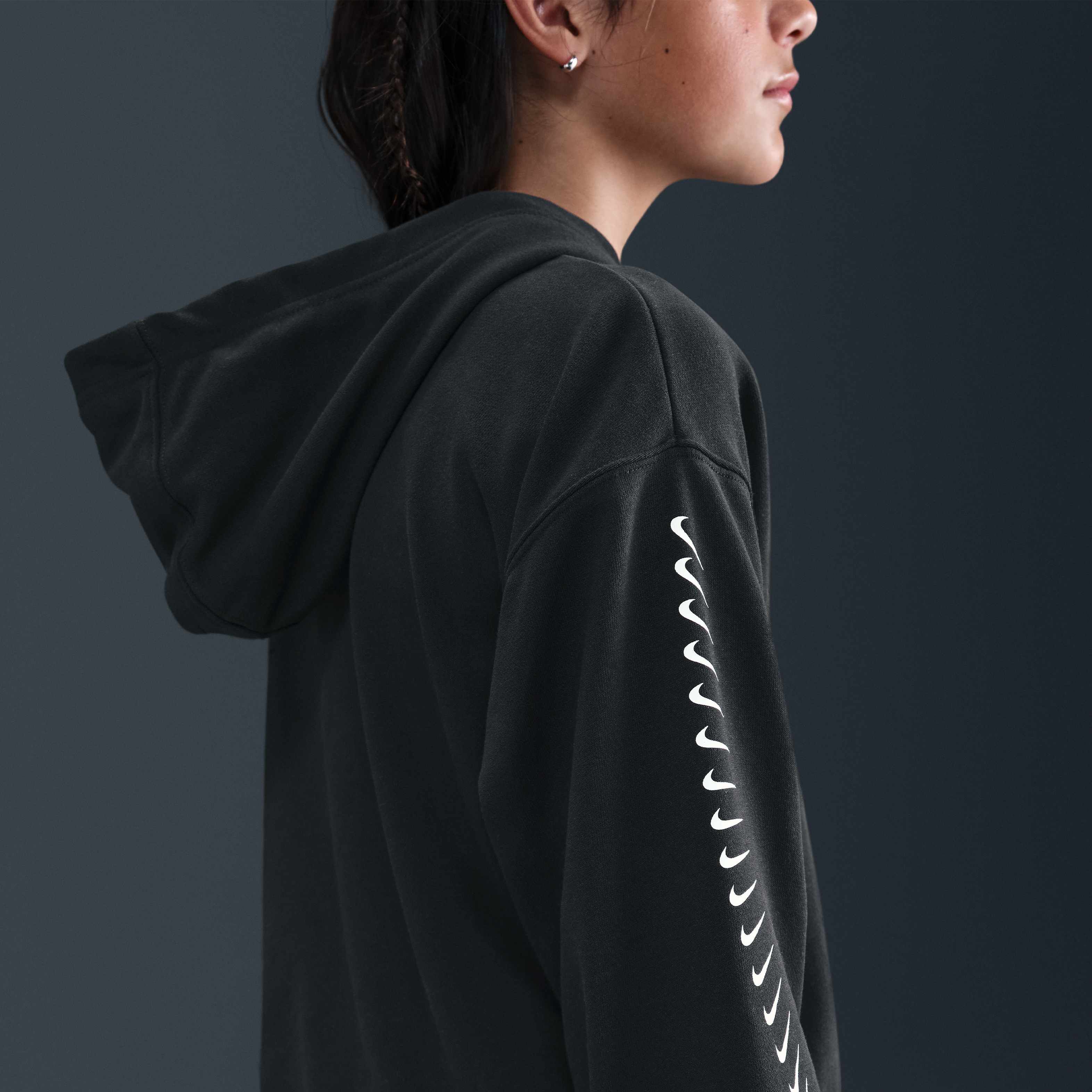 نايكي سبورتسوير image number 1