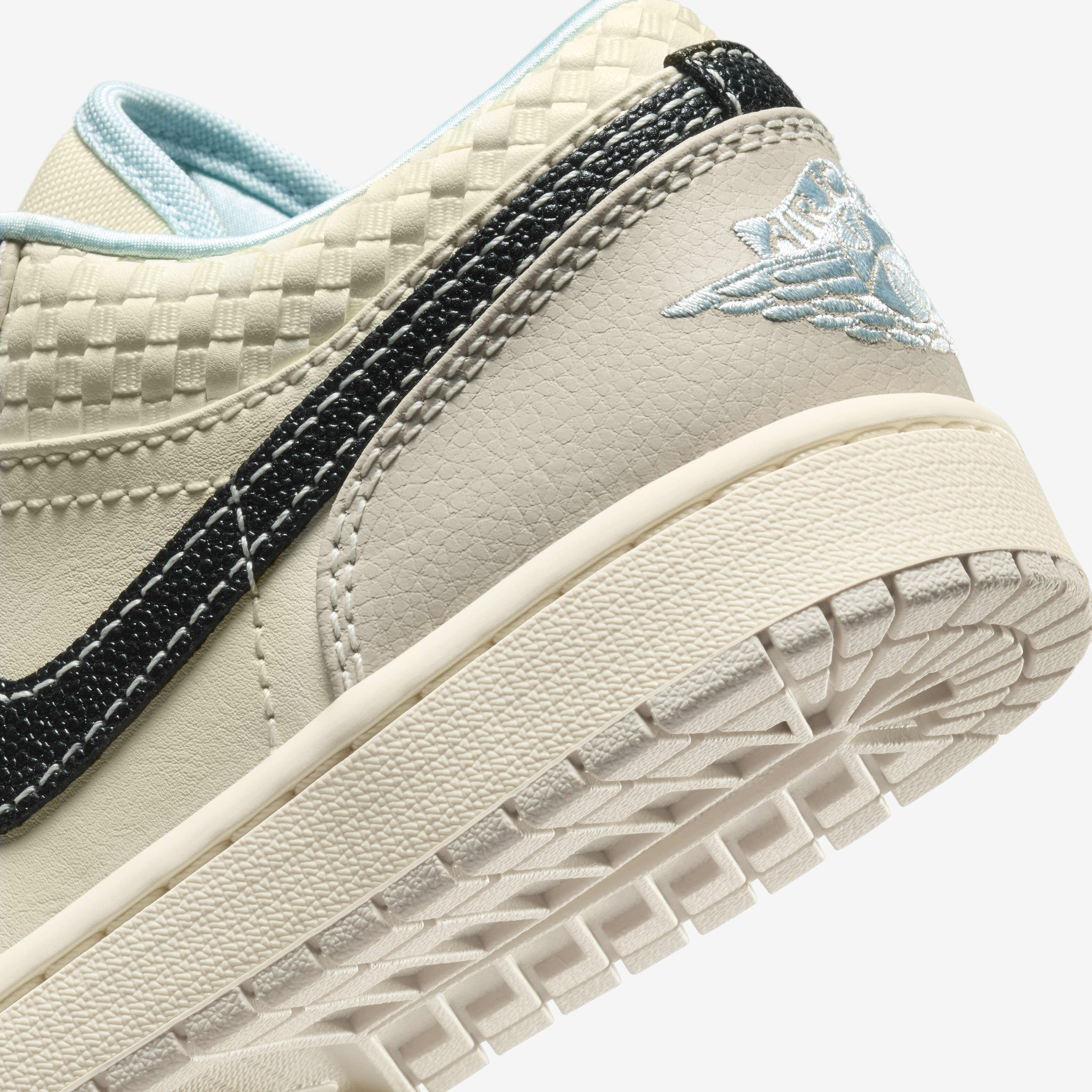 Air Jordan 1 Low SE image number 7